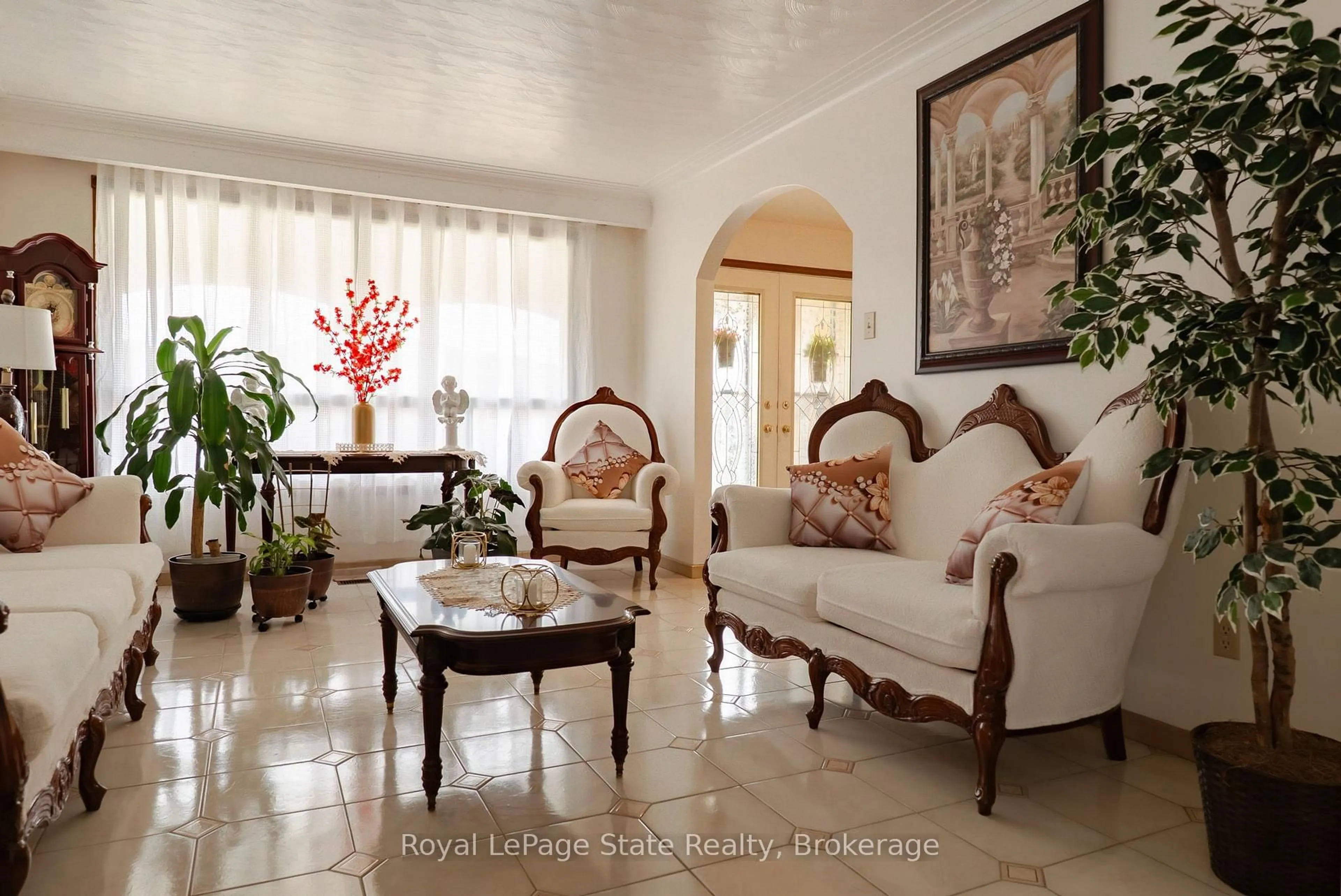 Living room with furniture, ceramic/tile floor for 43 Henley Dr, Hamilton Ontario L8E 3T1