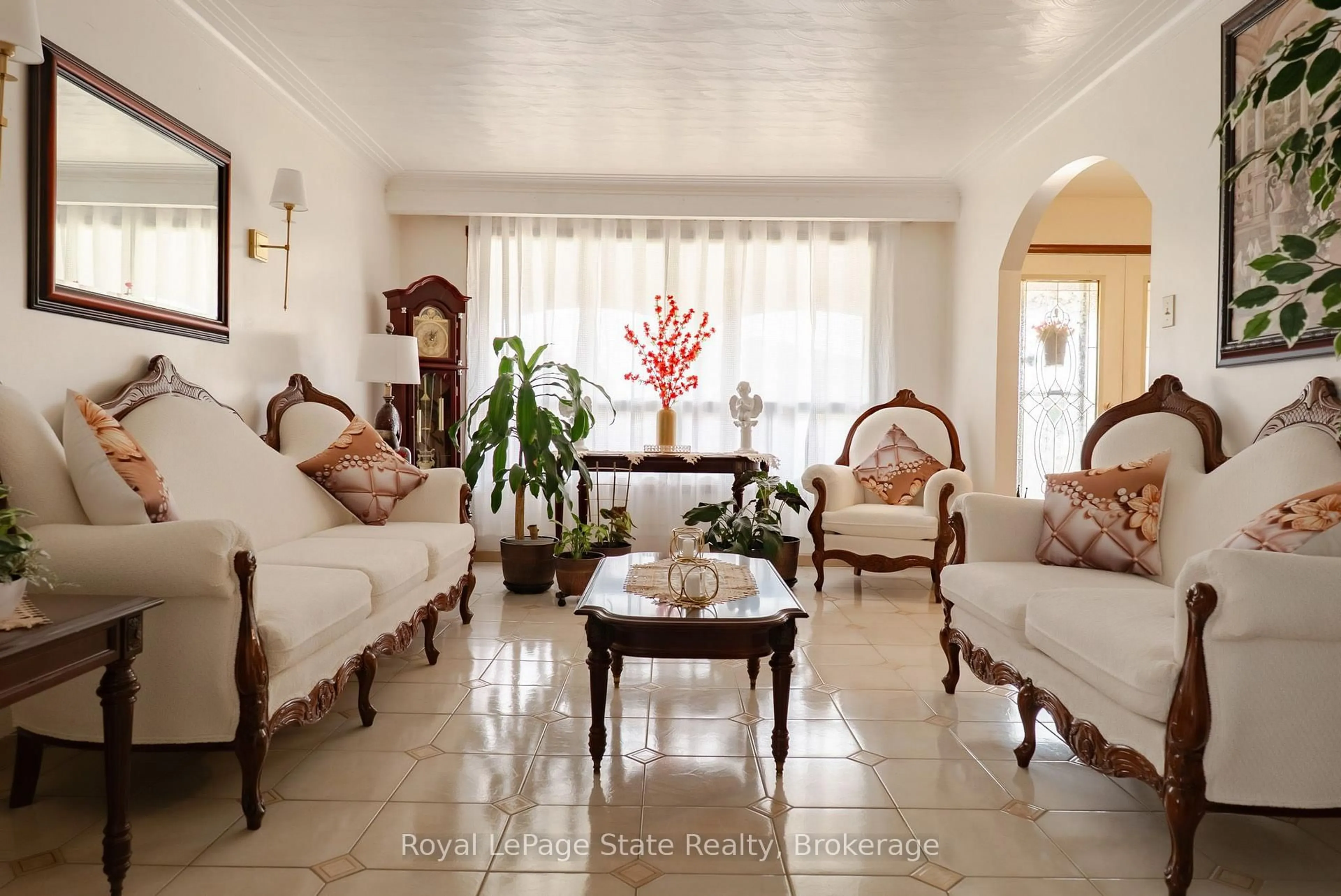 Living room with furniture, ceramic/tile floor for 43 Henley Dr, Hamilton Ontario L8E 3T1