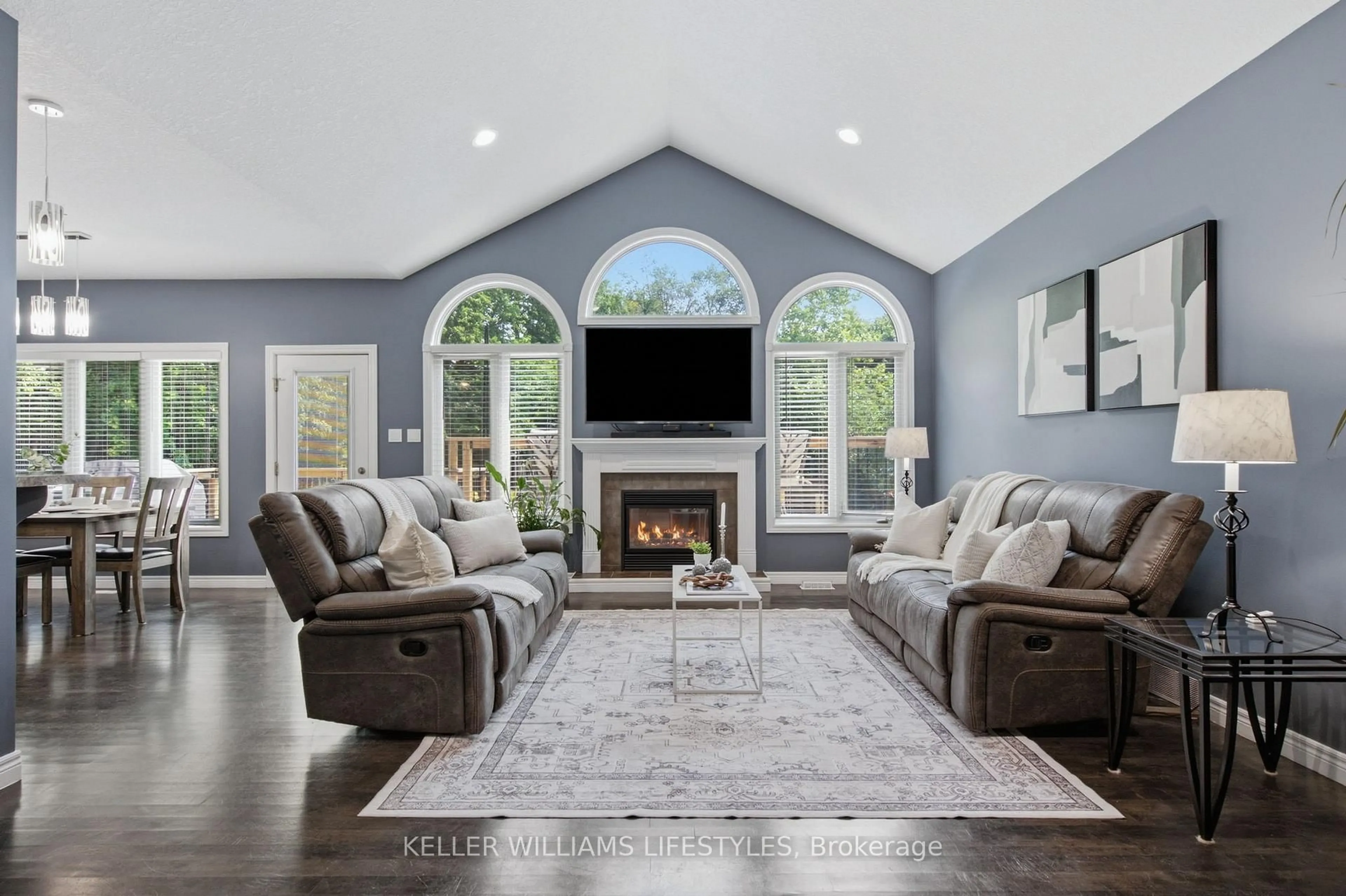 Living room with furniture, unknown for 553 Juliana Dr, Strathroy-Caradoc Ontario N0L 1W0