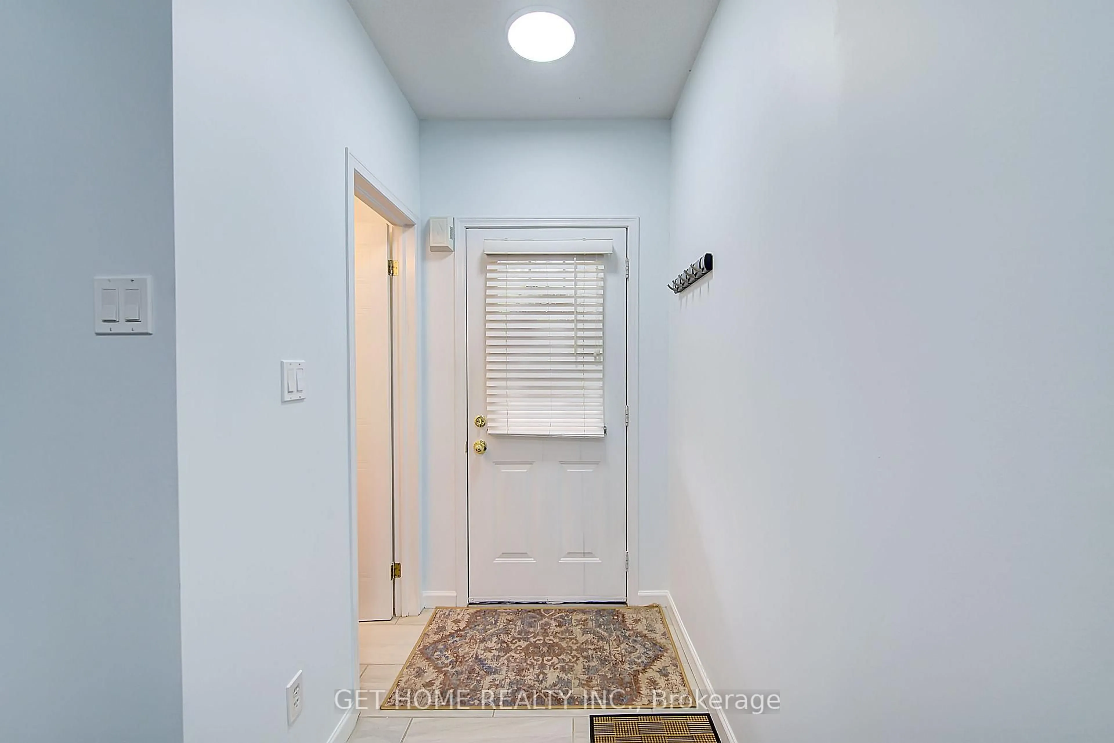 Indoor entryway for 120 Masterson Cres, Cambridge Ontario N3H 5R6