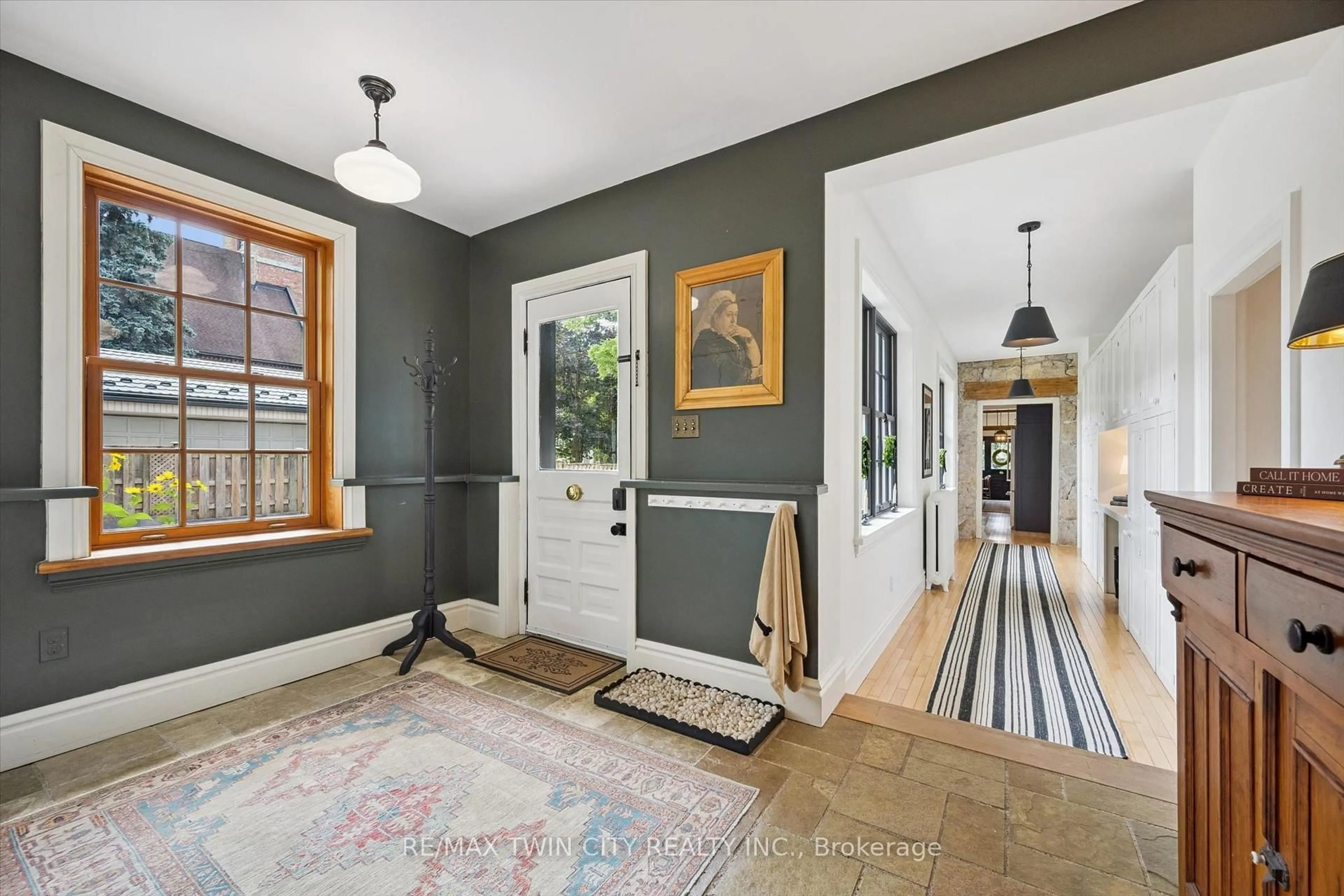 Indoor entryway for 275 Geddes St, Centre Wellington Ontario N0B 1S0