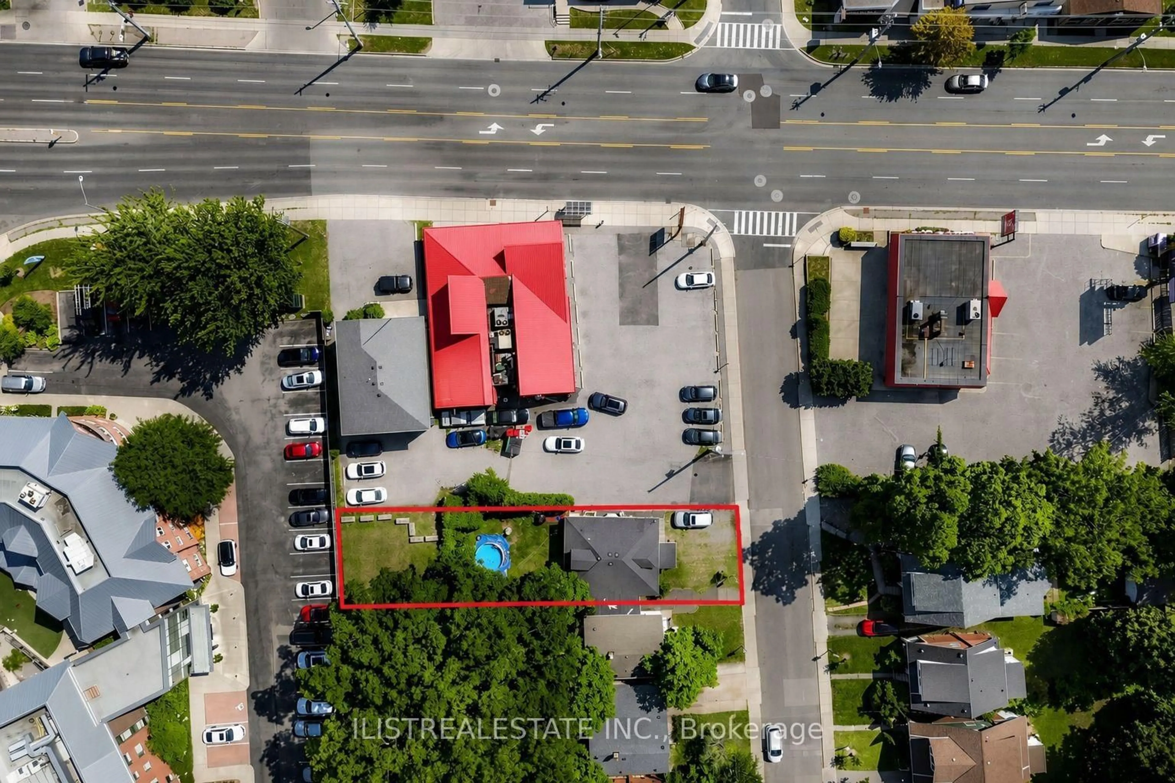 A pic from outside/outdoor area/front of a property/back of a property/a pic from drone, street for 2 Norfolk St, Hamilton Ontario L8S 3K1