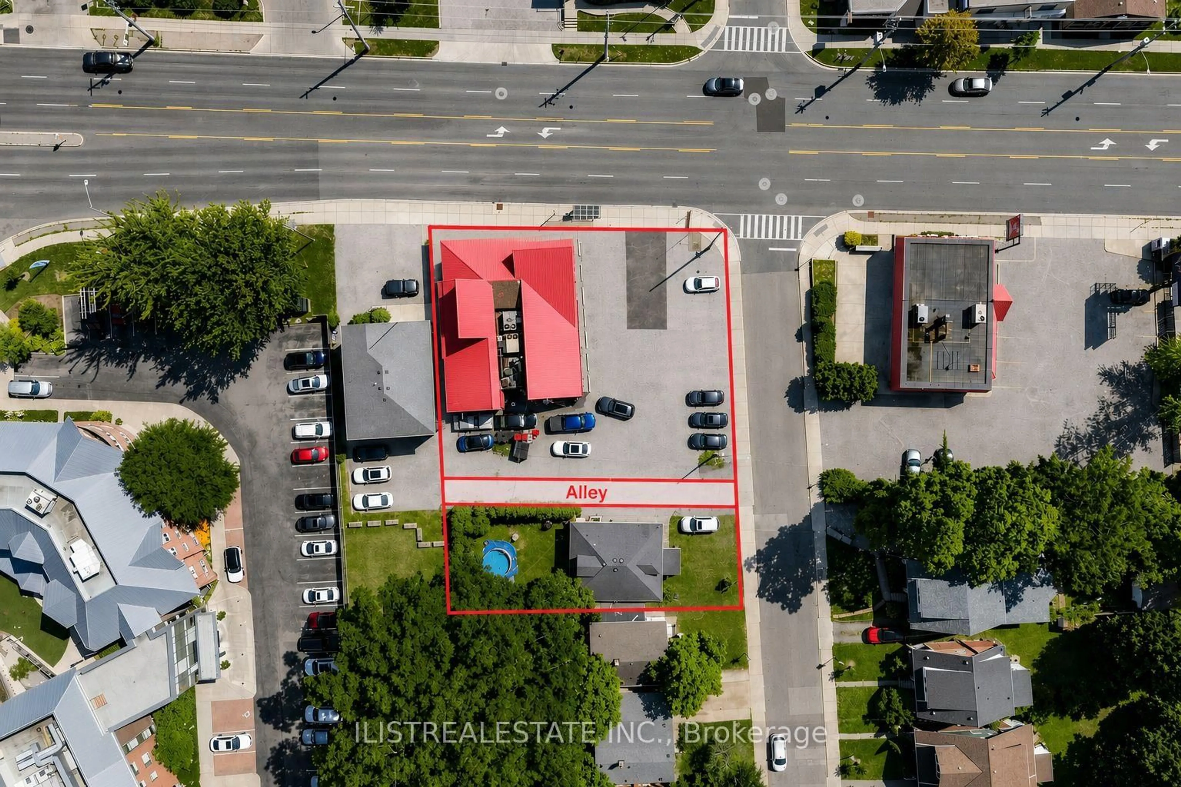 A pic from outside/outdoor area/front of a property/back of a property/a pic from drone, street for 2 Norfolk St, Hamilton Ontario L8S 3K1