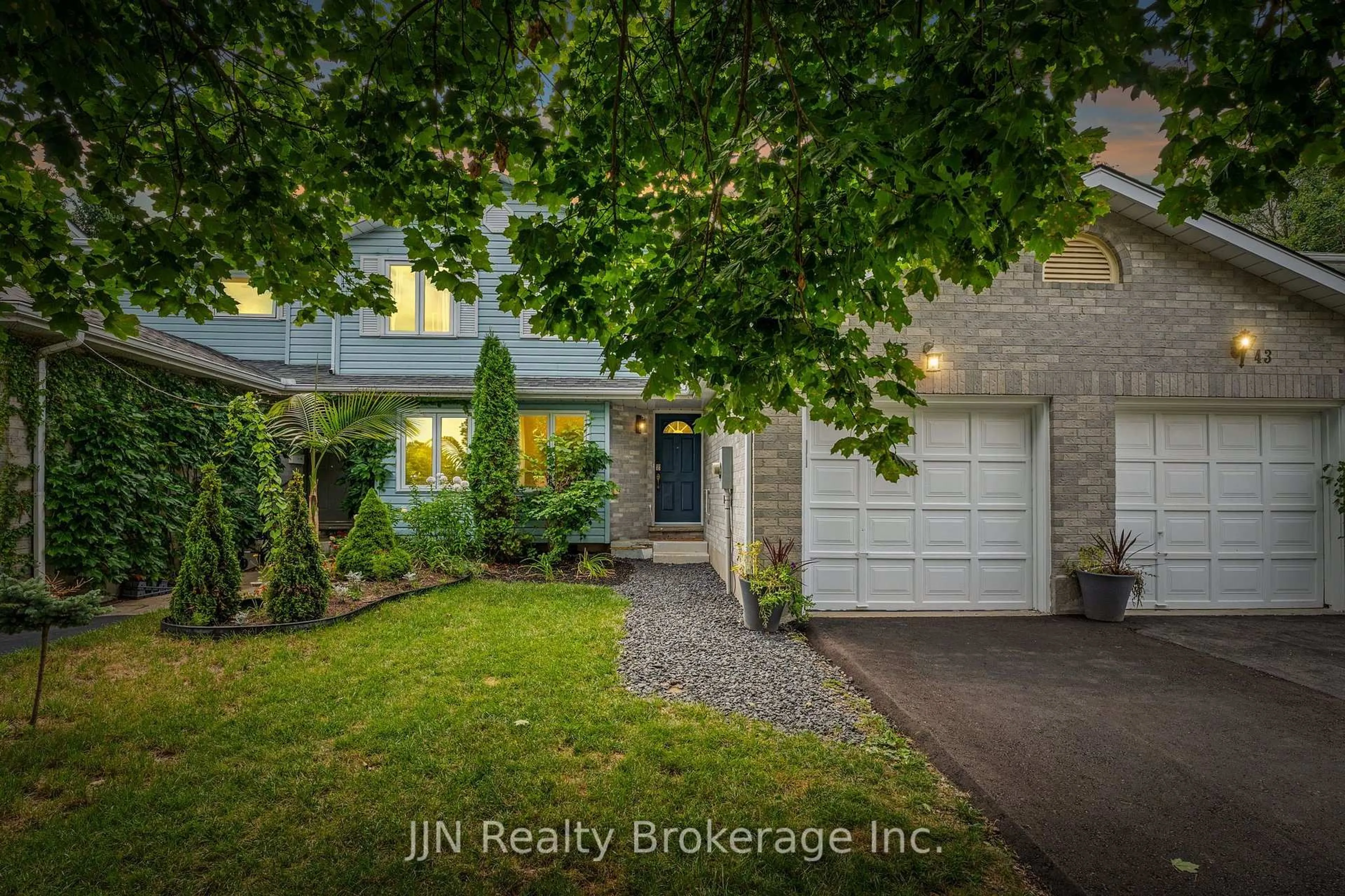 Indoor entryway for 45 Freeman Cres, Norfolk Ontario N3Y 5K1