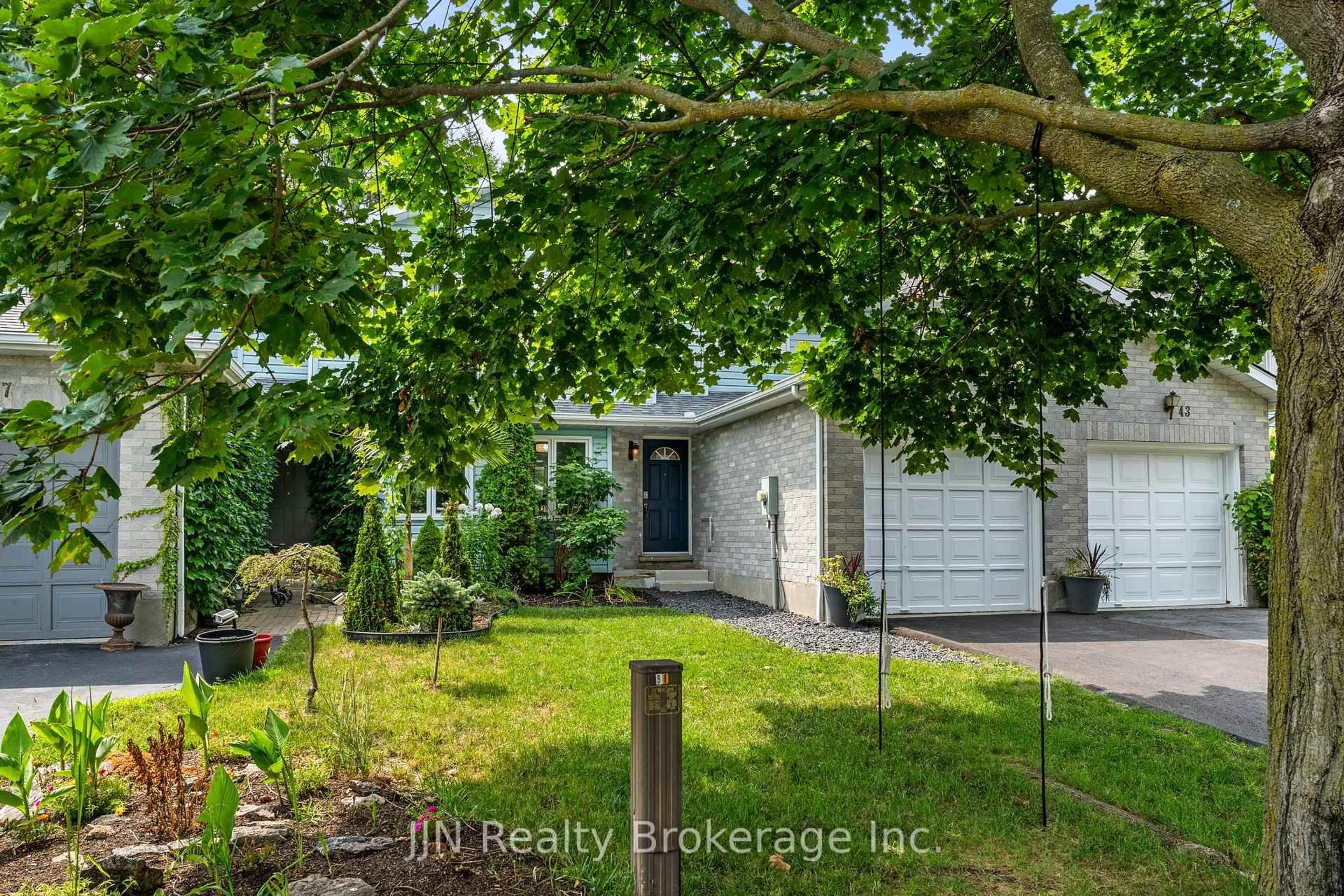 Unknown for 45 Freeman Cres, Norfolk Ontario N3Y 5K1