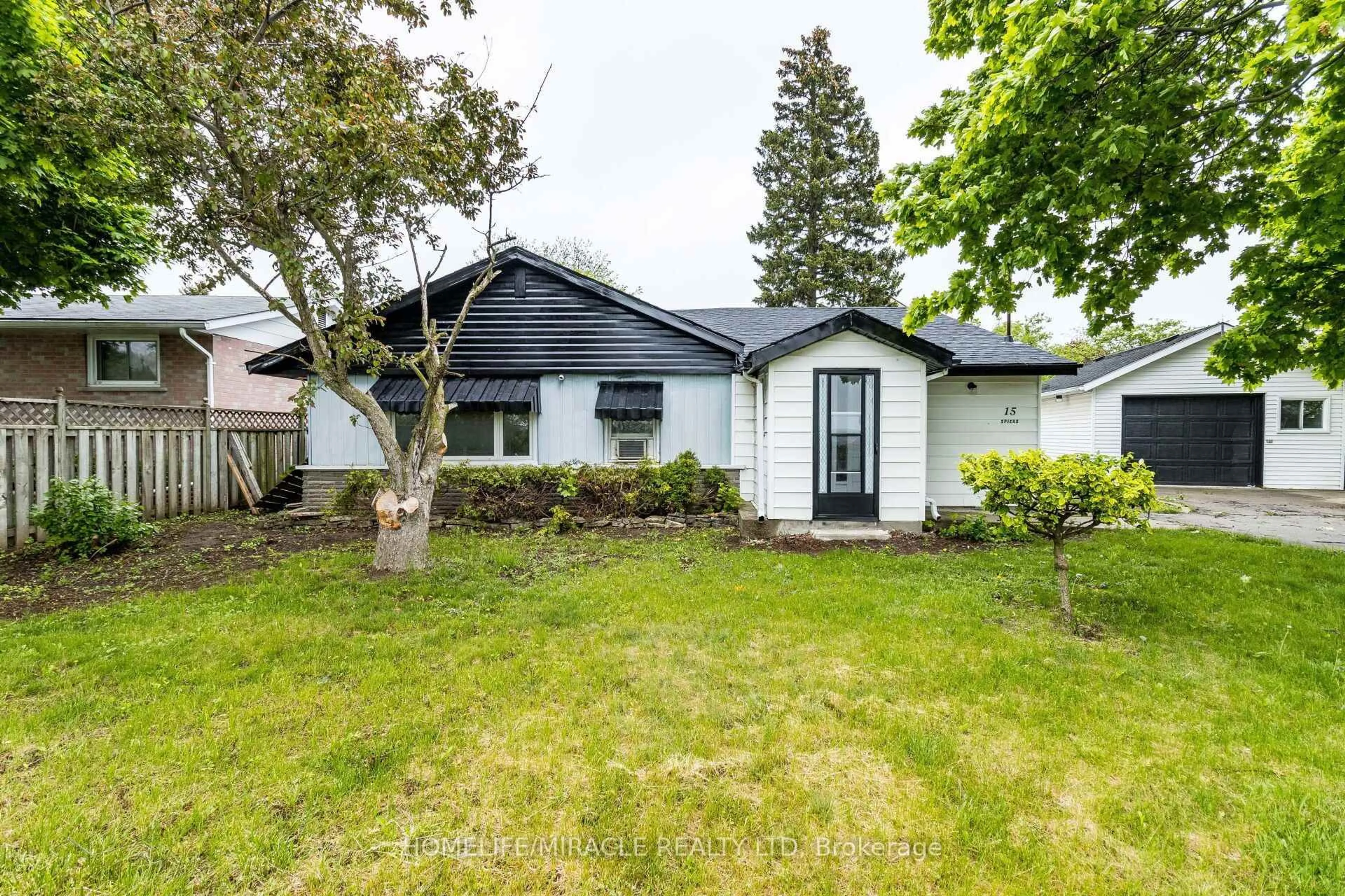 Home with vinyl exterior material, street for 15 Spiers Cres, Cambridge Ontario N1R 3A9