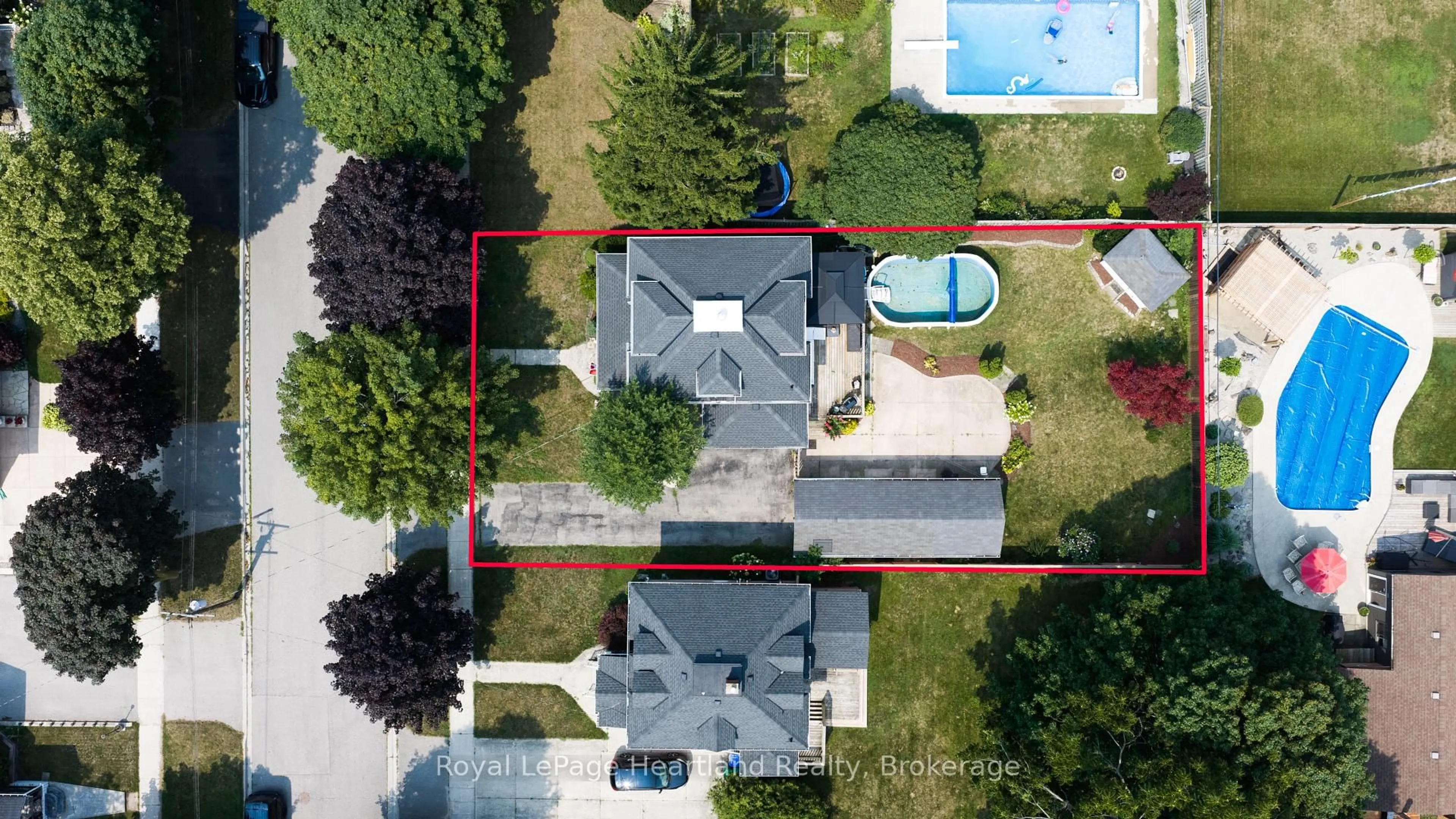 A pic from outside/outdoor area/front of a property/back of a property/a pic from drone, street for 187 CAMERON St, Goderich Ontario N7A 3K9