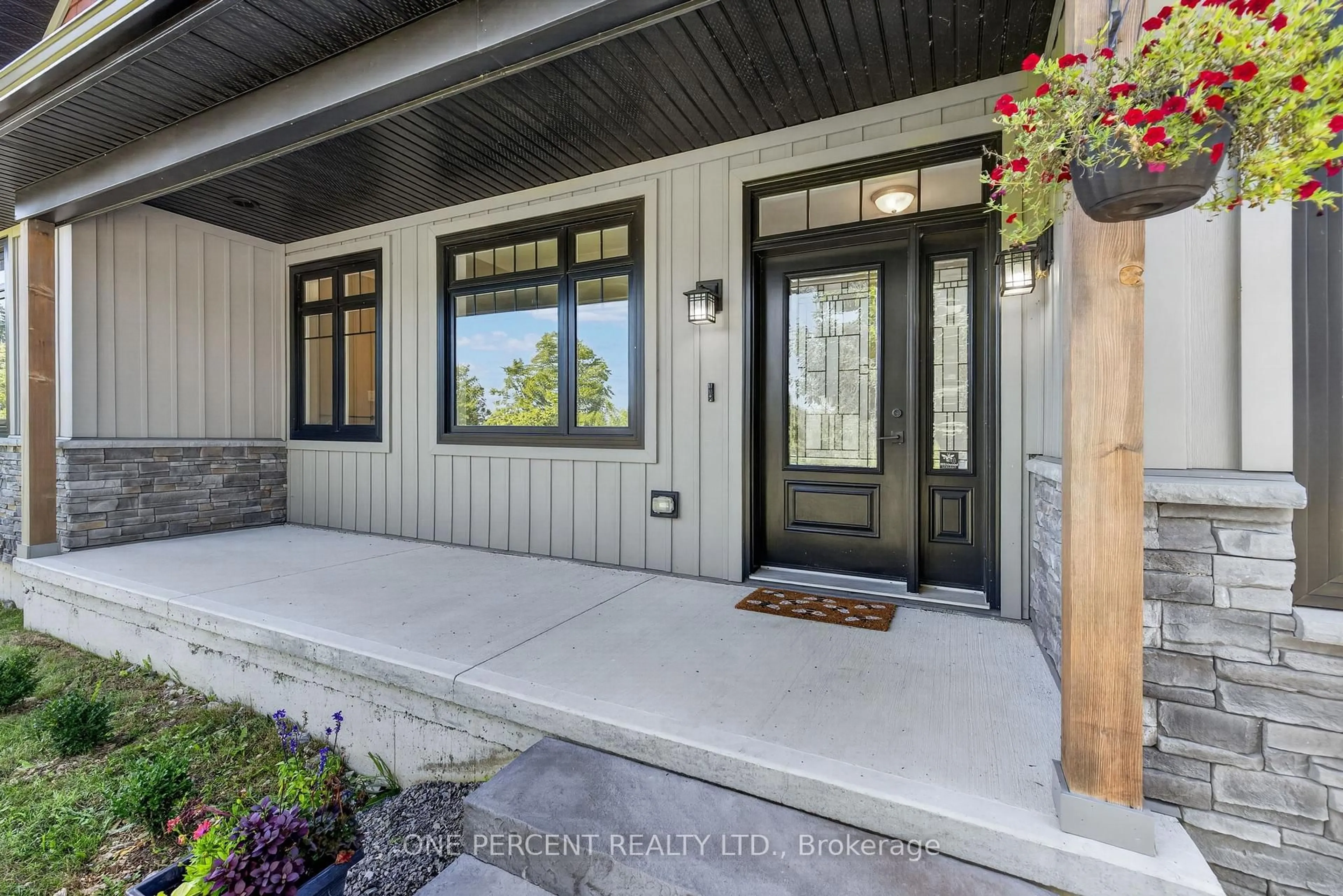 Indoor entryway for 525 Mccrea Rd, Merrickville Ontario K0G 1N0