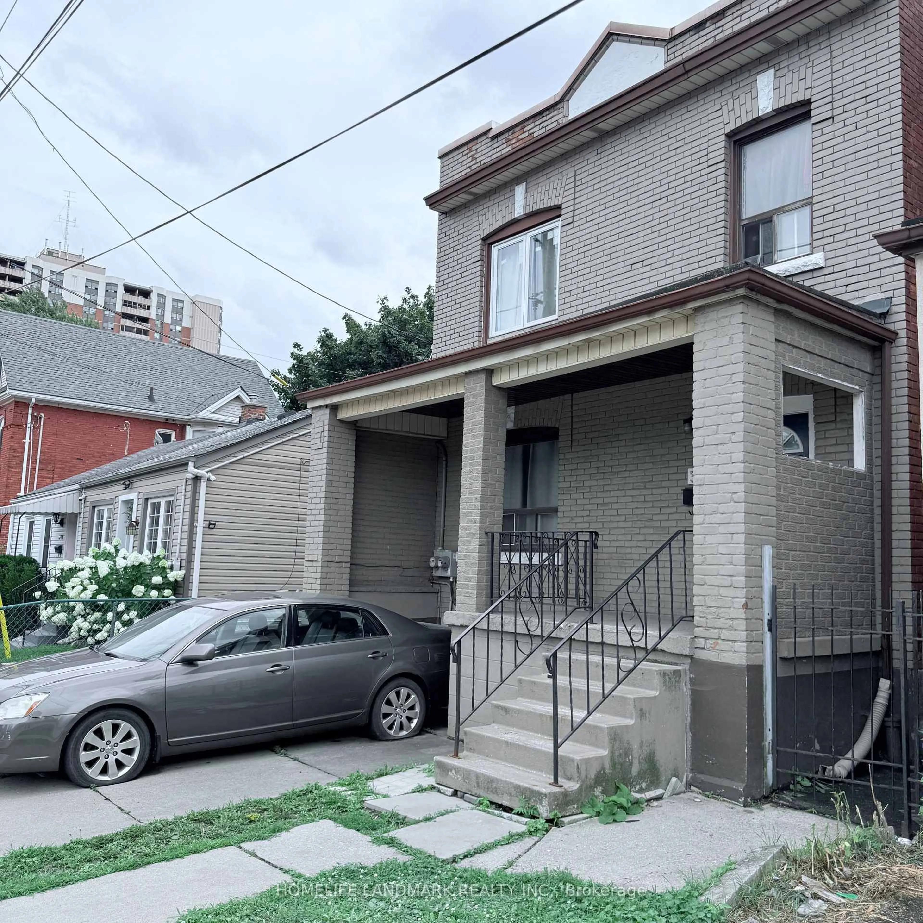 Home with brick exterior material, street for 336 King William St, Hamilton Ontario L8L 1P3