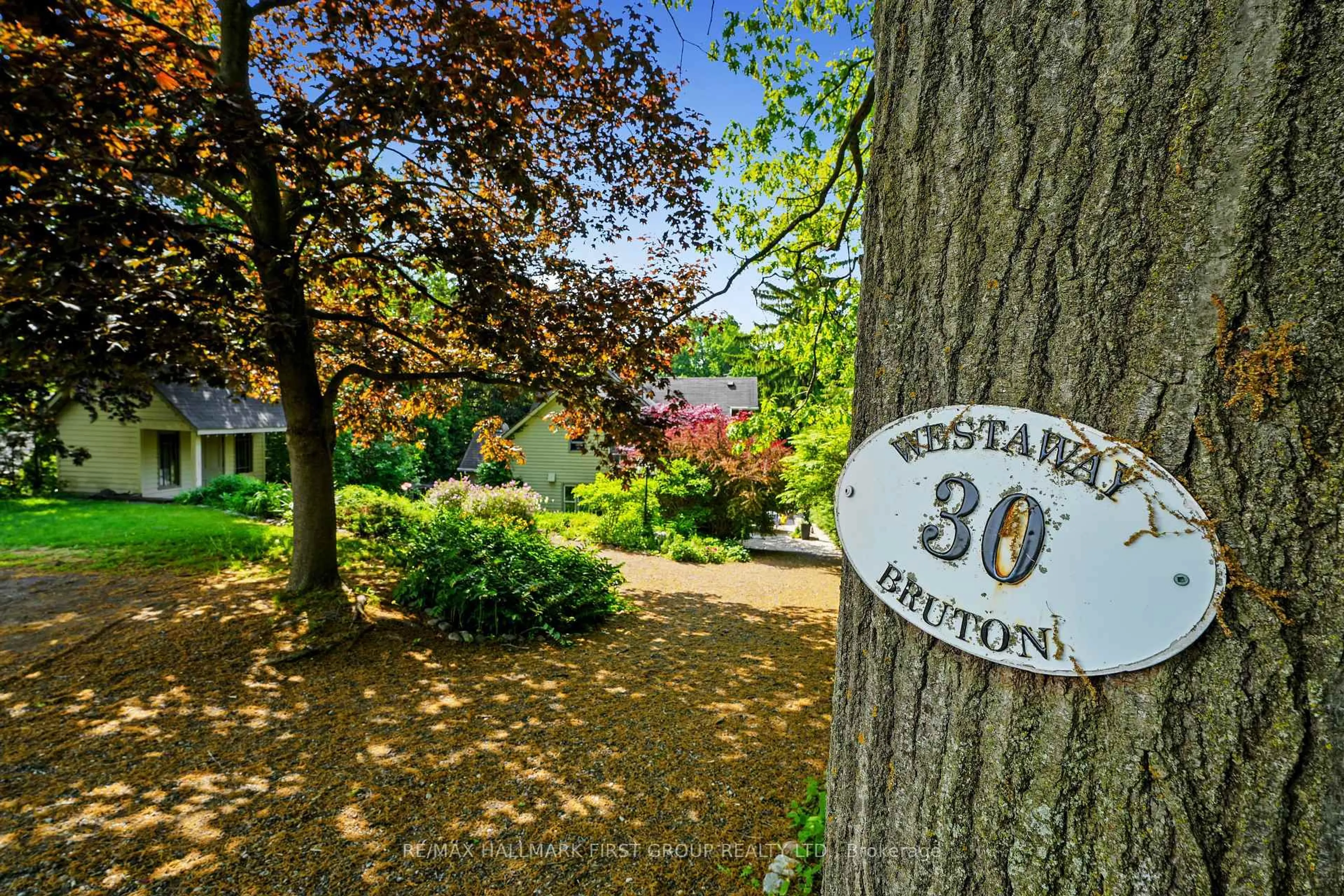 Patio, street for 30 Bruton St, Port Hope Ontario L1A 1T9