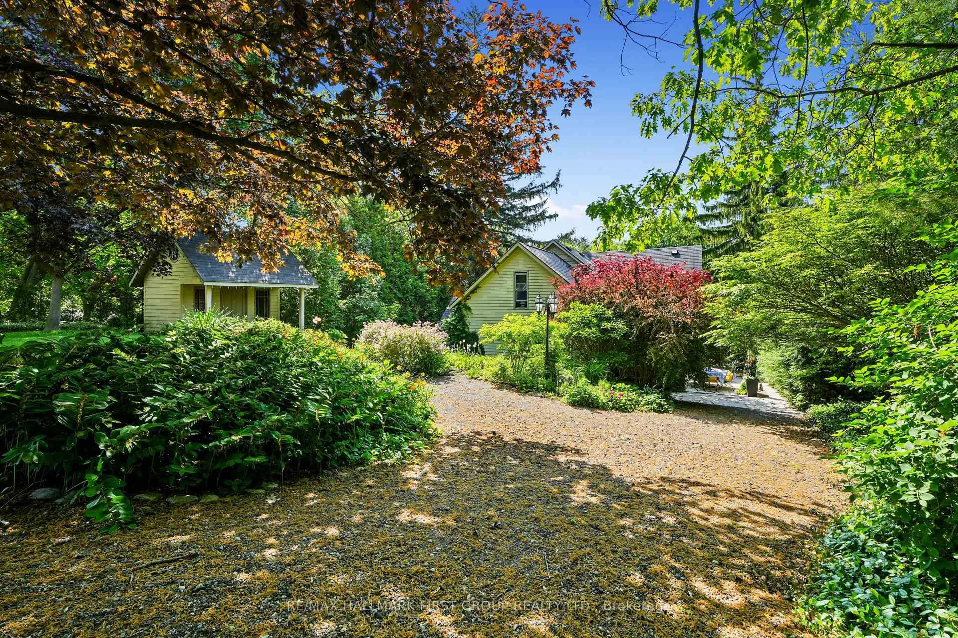 A pic from outside/outdoor area/front of a property/back of a property/a pic from drone, street for 30 Bruton St, Port Hope Ontario L1A 1T9