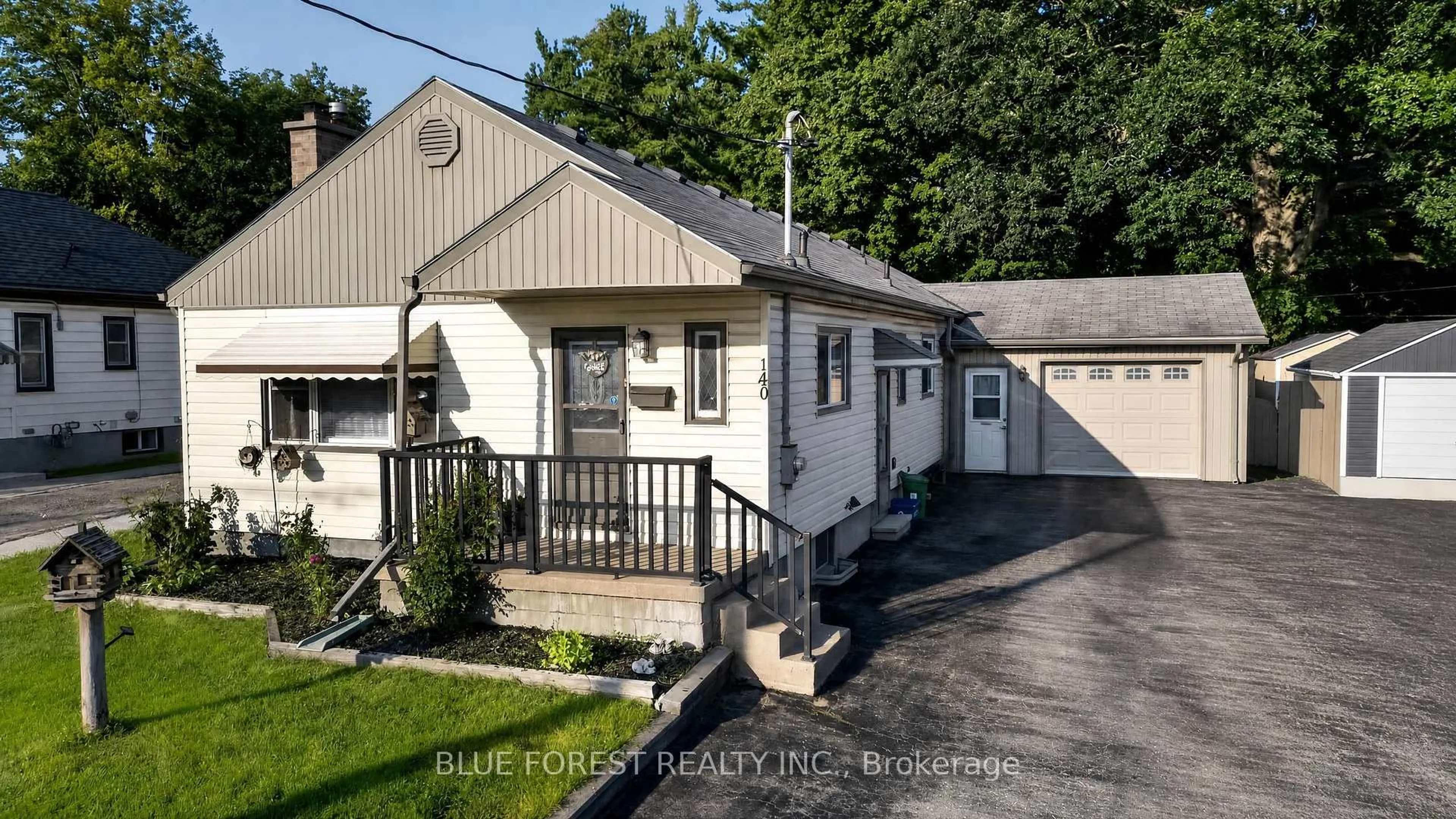Unknown for 140 Highbury Ave, London East Ontario N5Z 2W4