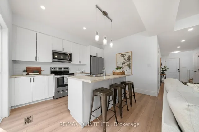 36 Campbell Cres, Prince Edward County 5