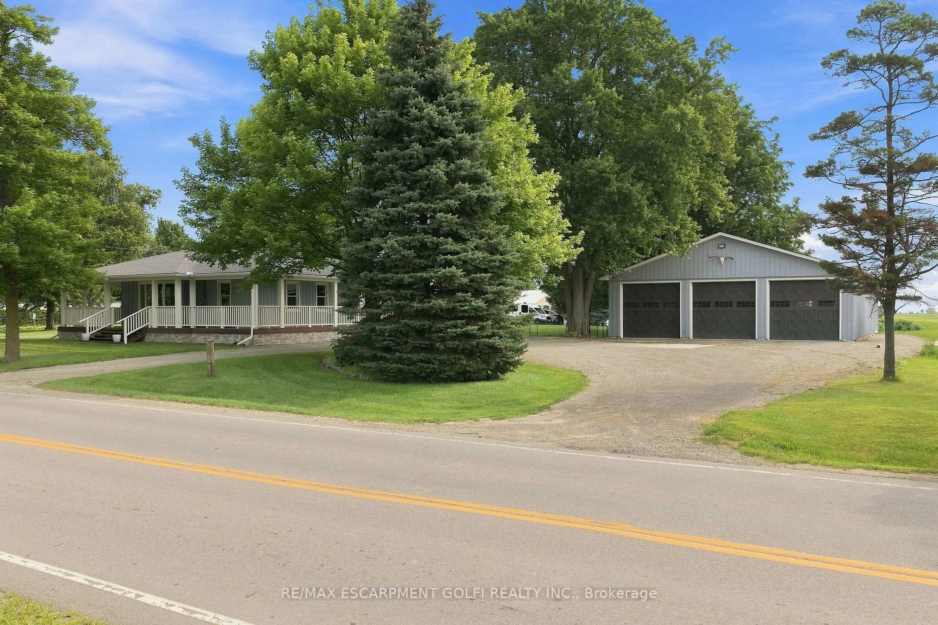 A pic from outside/outdoor area/front of a property/back of a property/a pic from drone, street for 146 Lynden Rd, Hamilton Ontario L0R 1T0