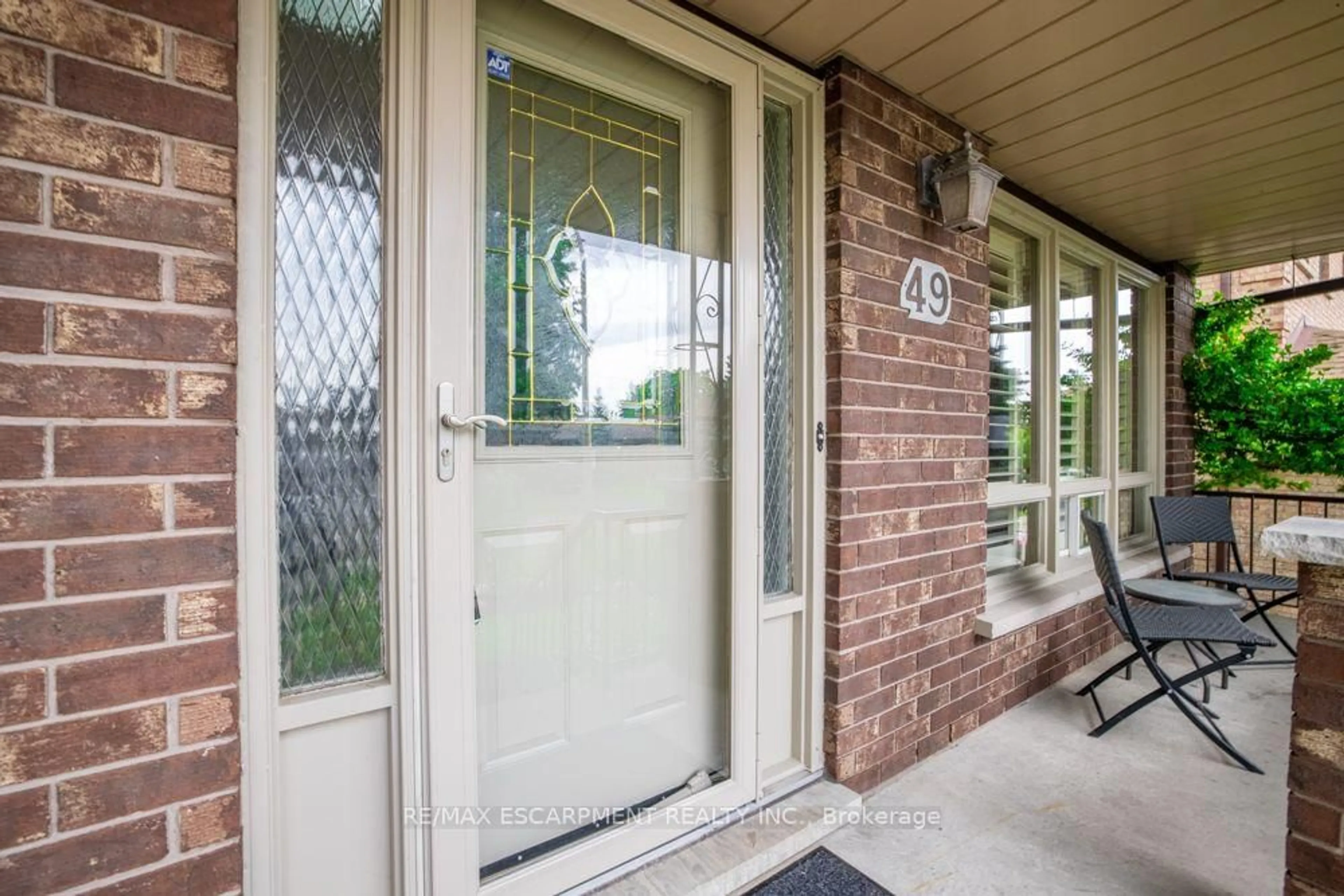 Unknown for 49 Branthaven Dr, Hamilton Ontario L8J 2M2