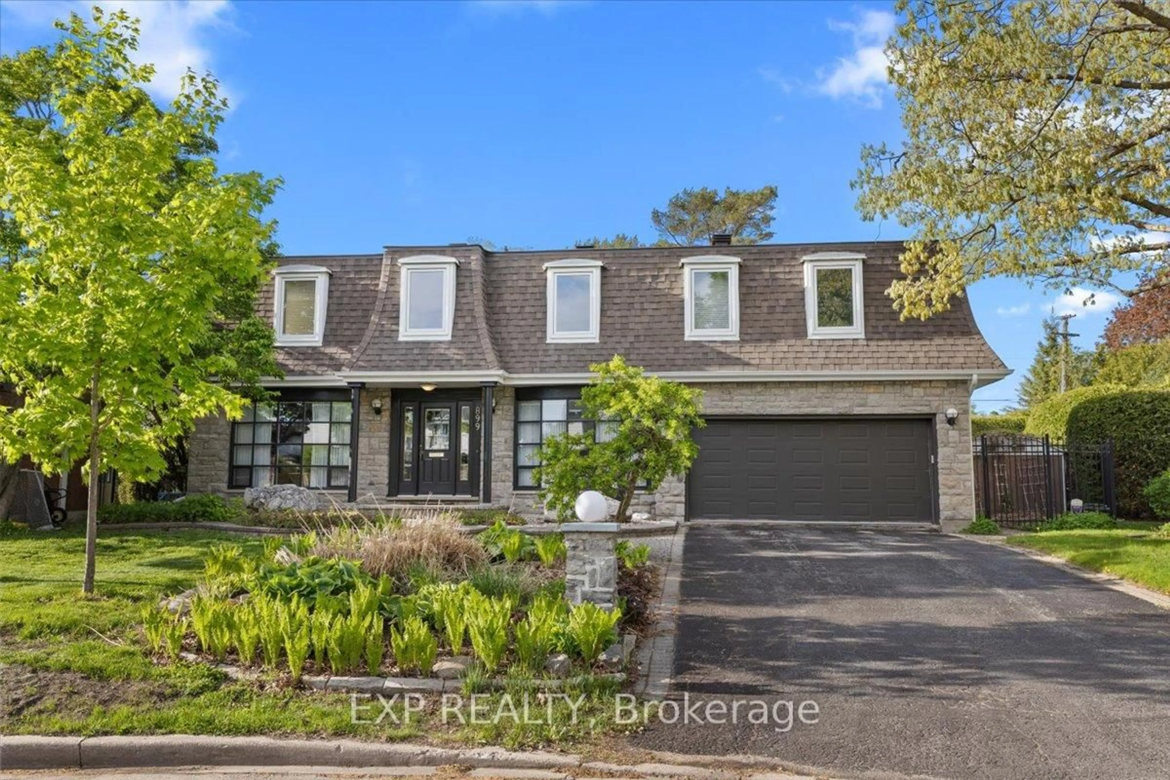 Home with brick exterior material, street for 899 Dresden Cres, Ottawa Ontario K2B 5H8