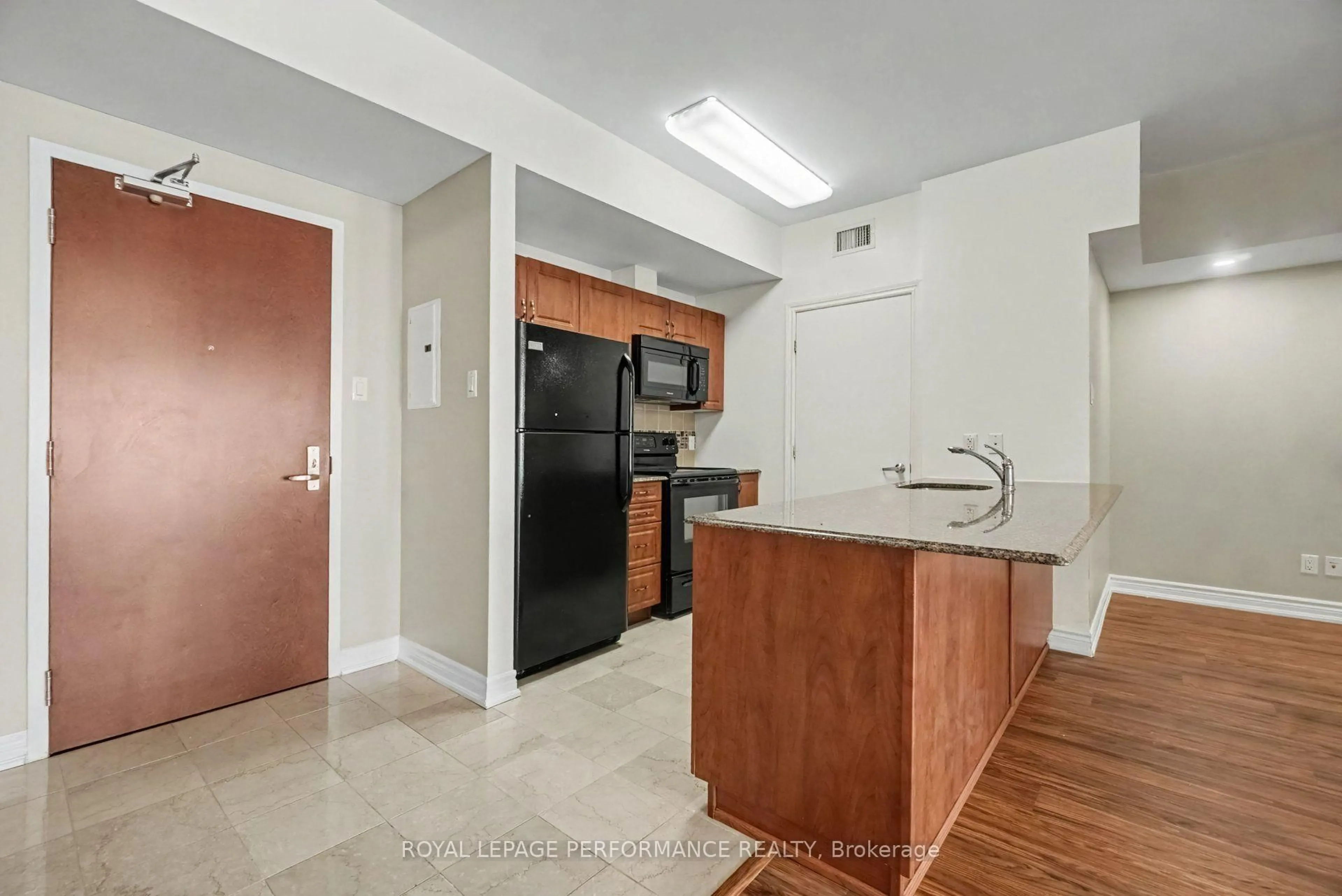 Standard kitchen, unknown for 234 Rideau St #2205, Ottawa Ontario K1N 0A9