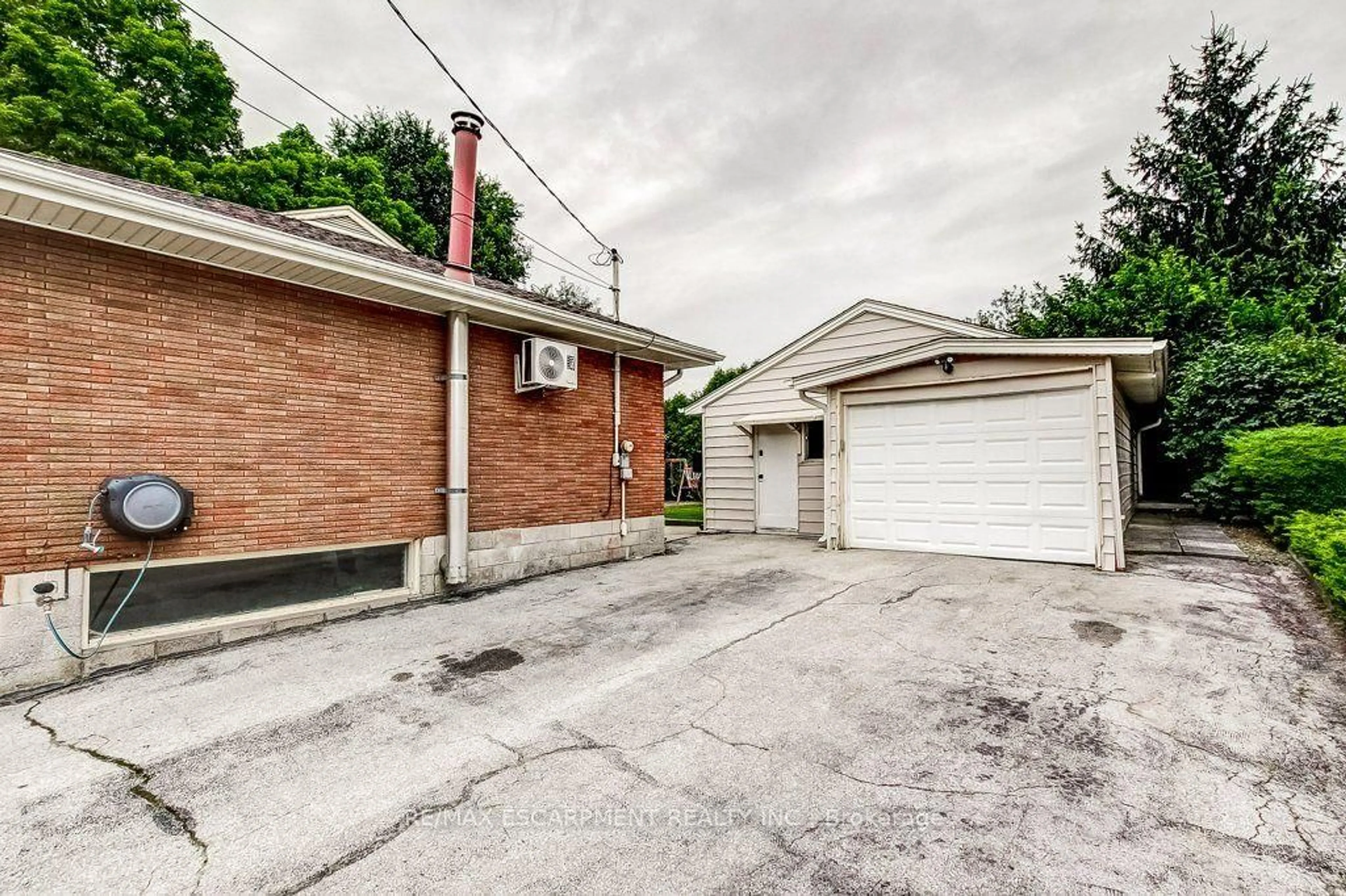 Unknown for 56 Barton St, Hamilton Ontario L0R 2H0