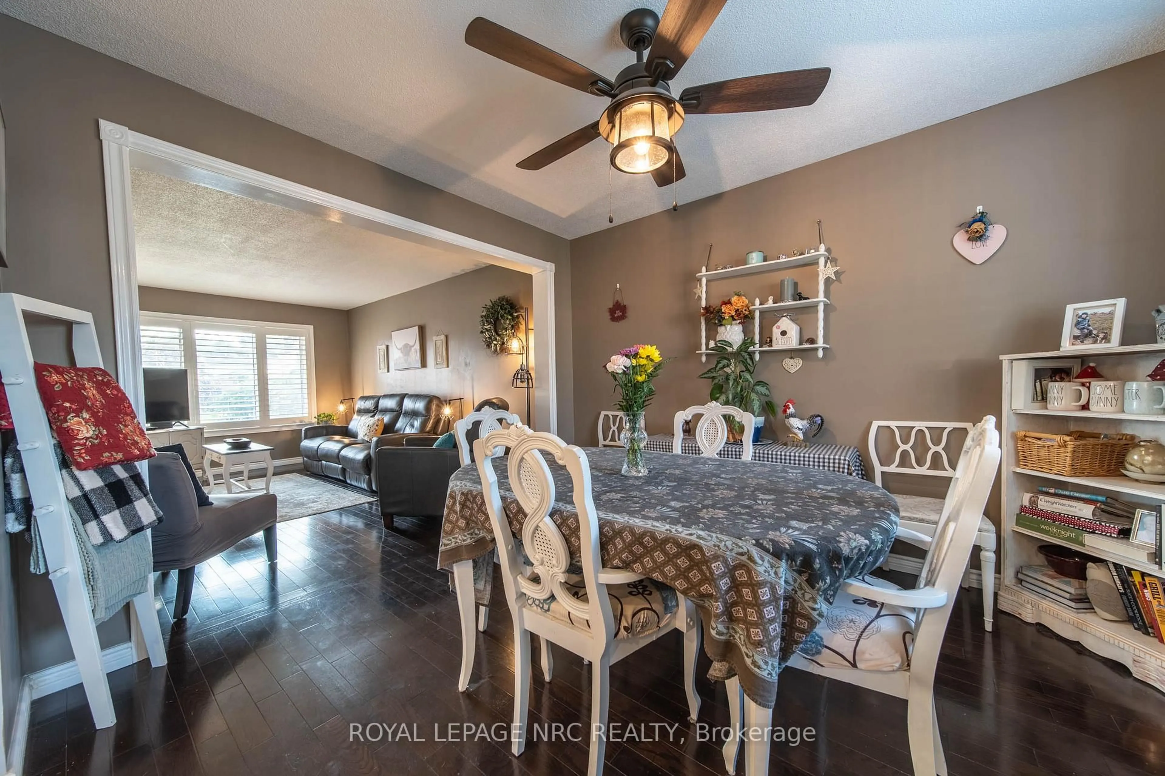 Dining room, unknown for 5830 Aspen Crt, Niagara Falls Ontario L2G 7V3