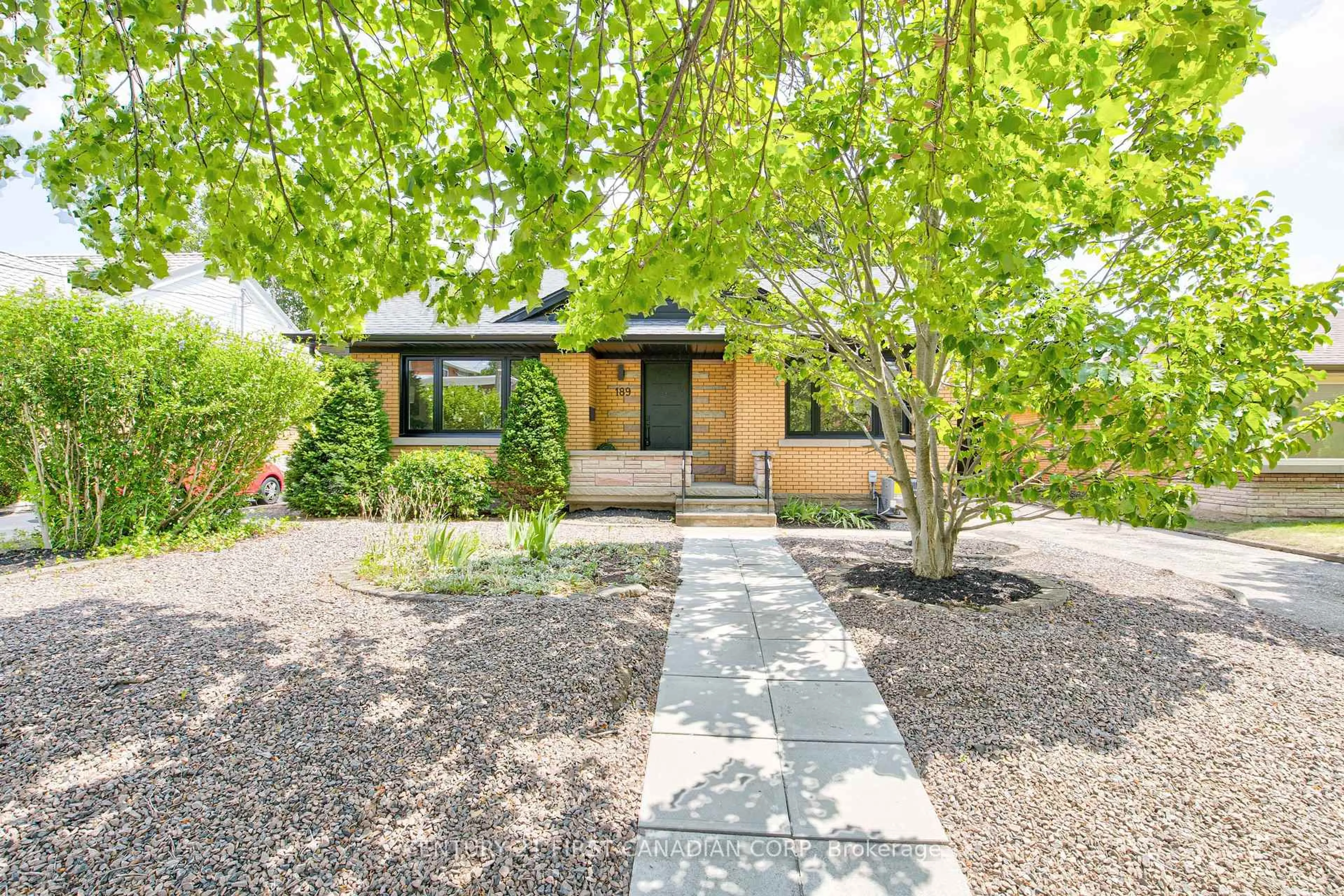 Home with brick exterior material, street for 189 EIGHTH Ave, Kitchener Ontario N2C 1S5