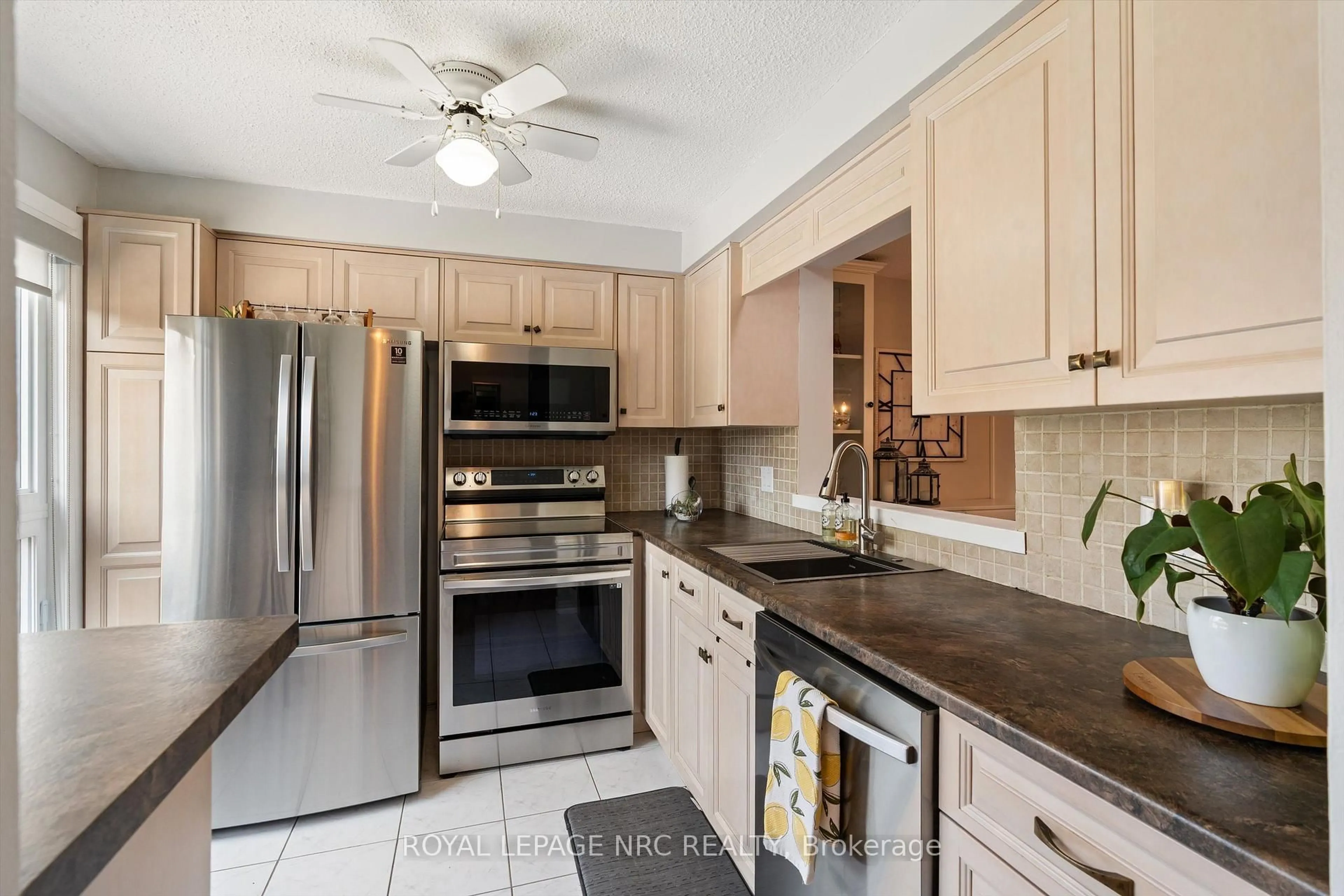 Unknown for 6767 Thorold Stone Rd #6, Niagara Falls Ontario L2J 3W9