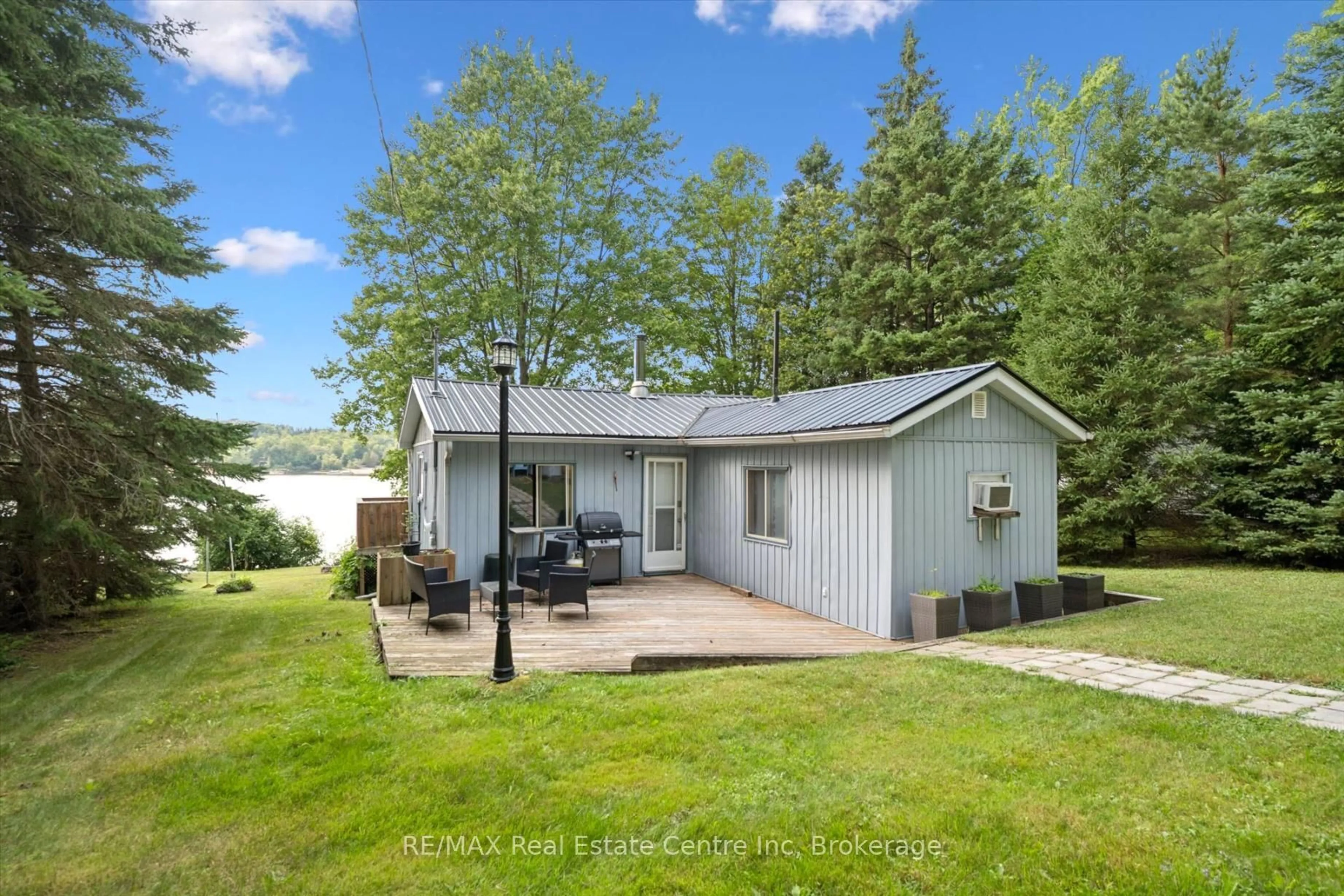 Patio, water/lake/river/ocean view for 729 SEVENTH St, Centre Wellington Ontario N0B 1J0