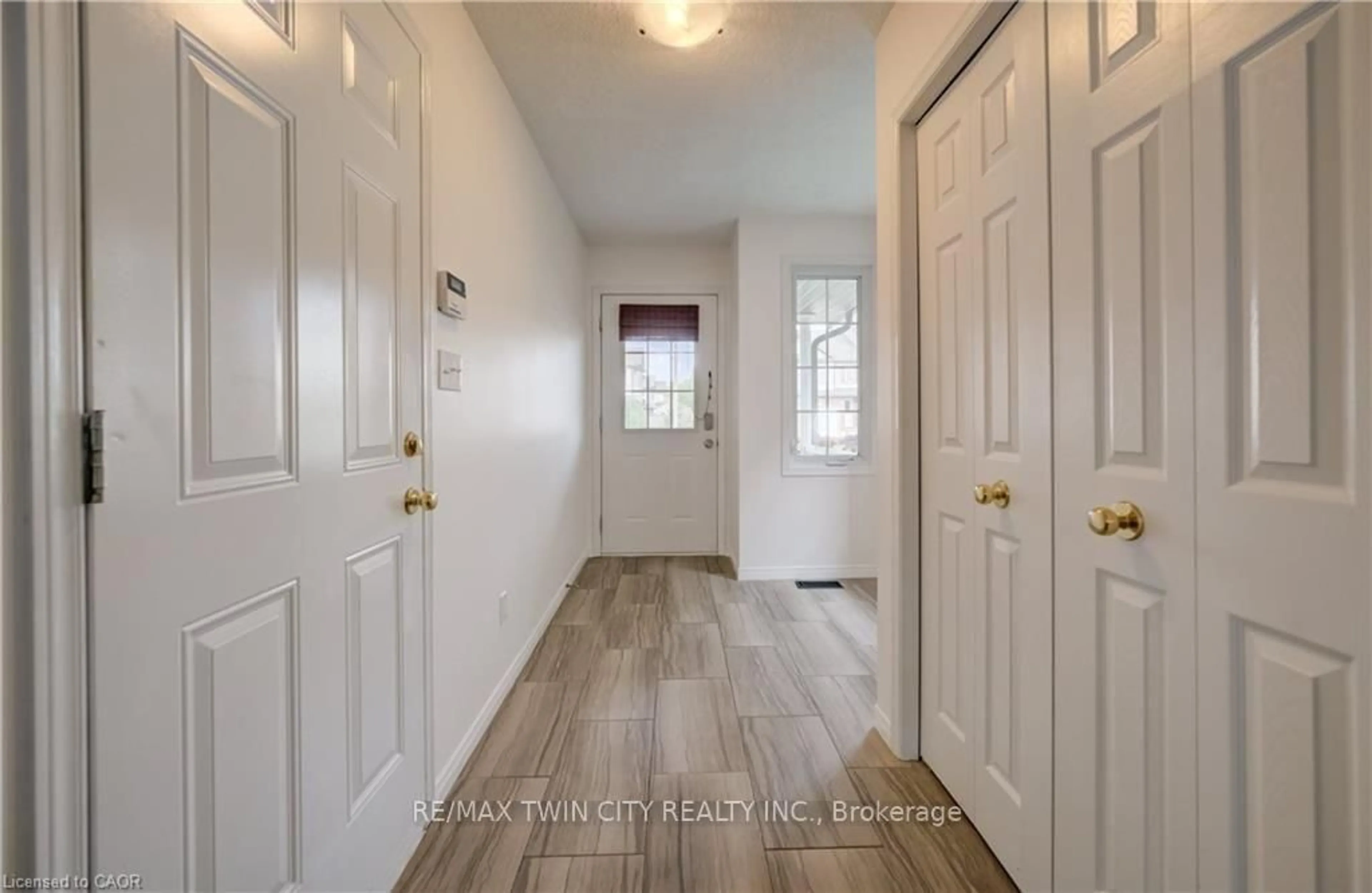 Indoor entryway for 67 CHANTILLY St, Kitchener Ontario N2R 1V3