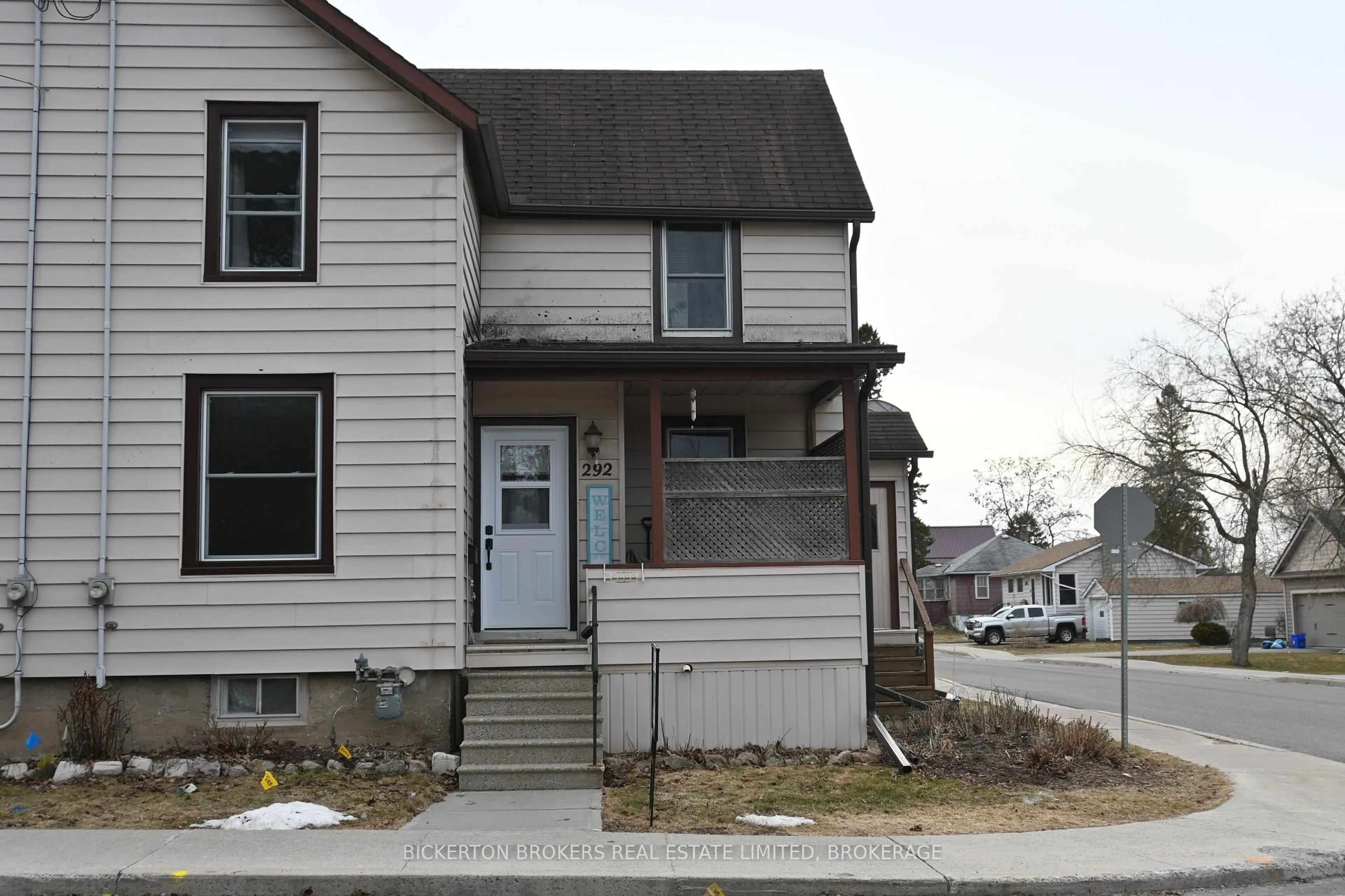 Home with vinyl exterior material, street for 292 William St, Gananoque Ontario K7G 1S5