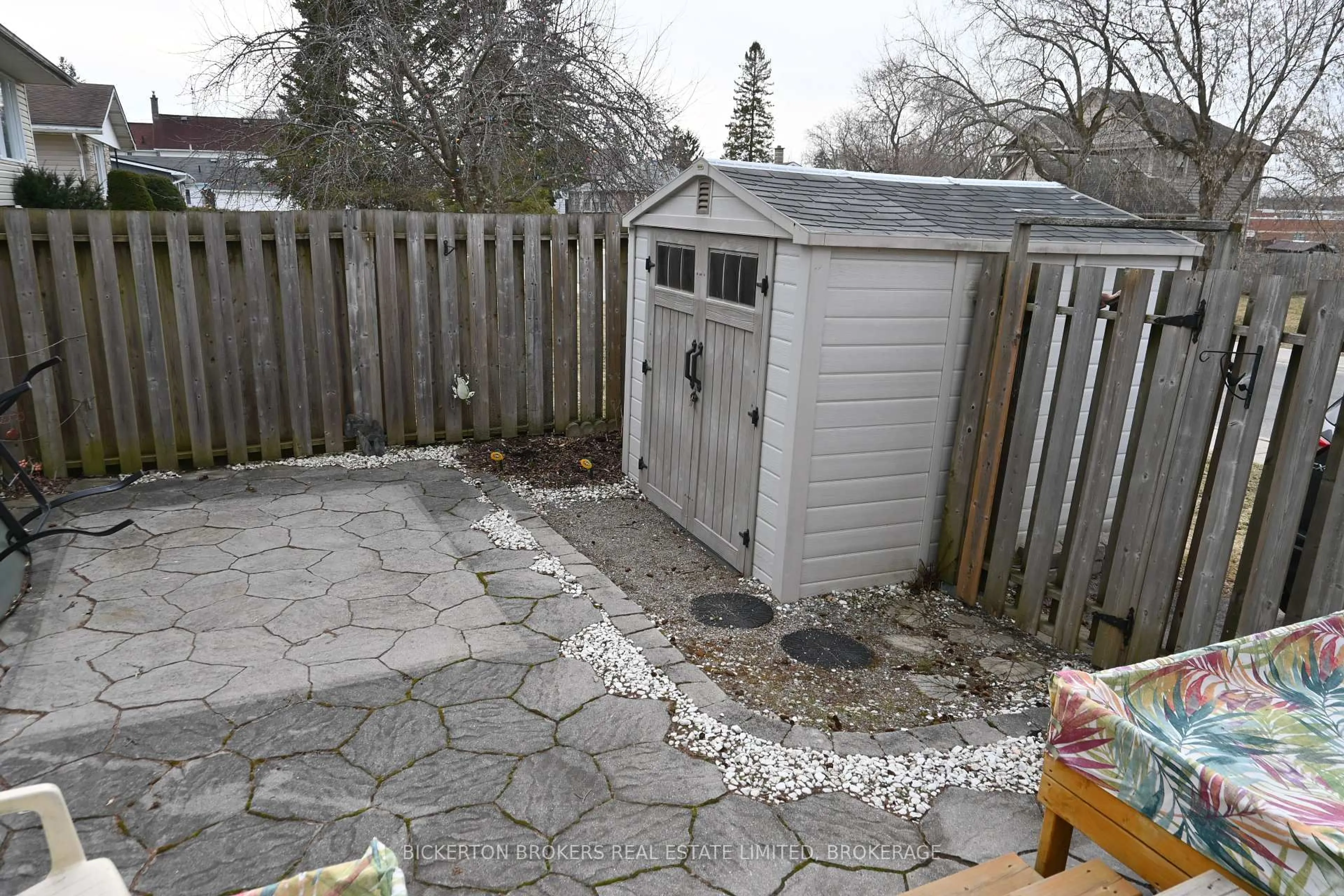 Shed for 292 William St, Gananoque Ontario K7G 1S5