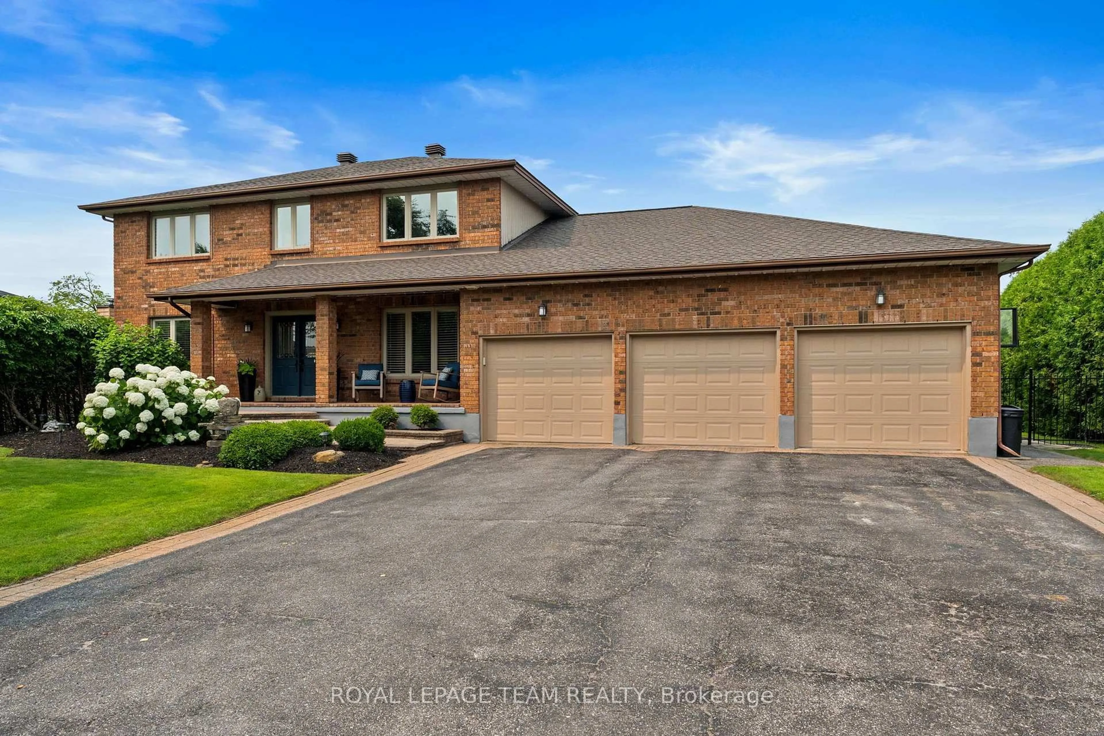 Home with brick exterior material, street for 1095 Bravar Dr, Manotick Ontario K4M 1G2