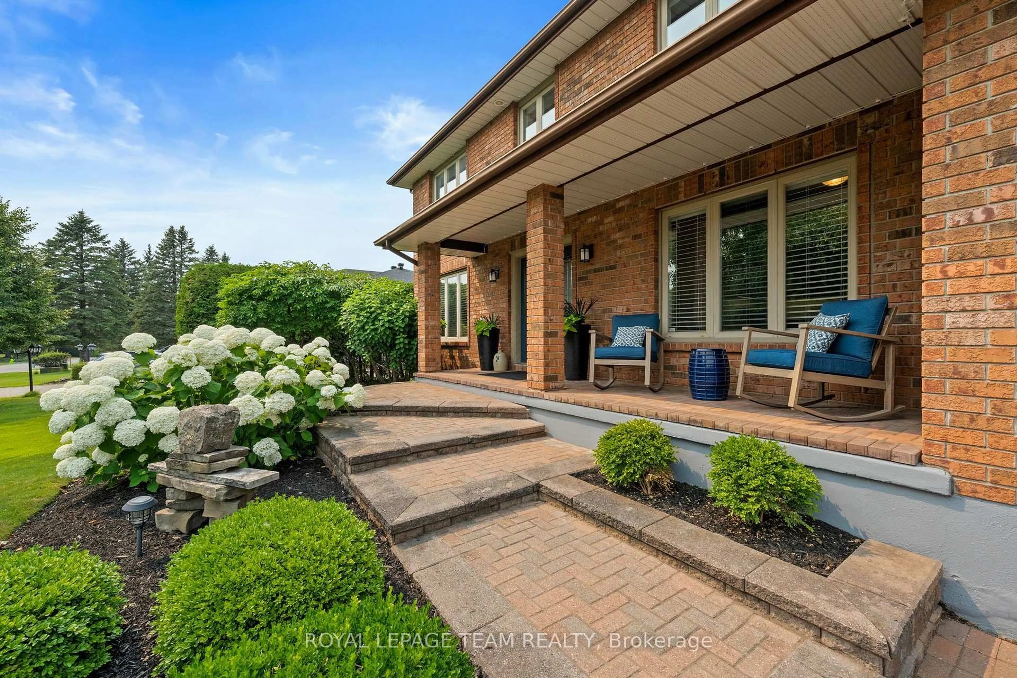 Home with brick exterior material, water/lake/river/ocean view for 1095 Bravar Dr, Manotick Ontario K4M 1G2