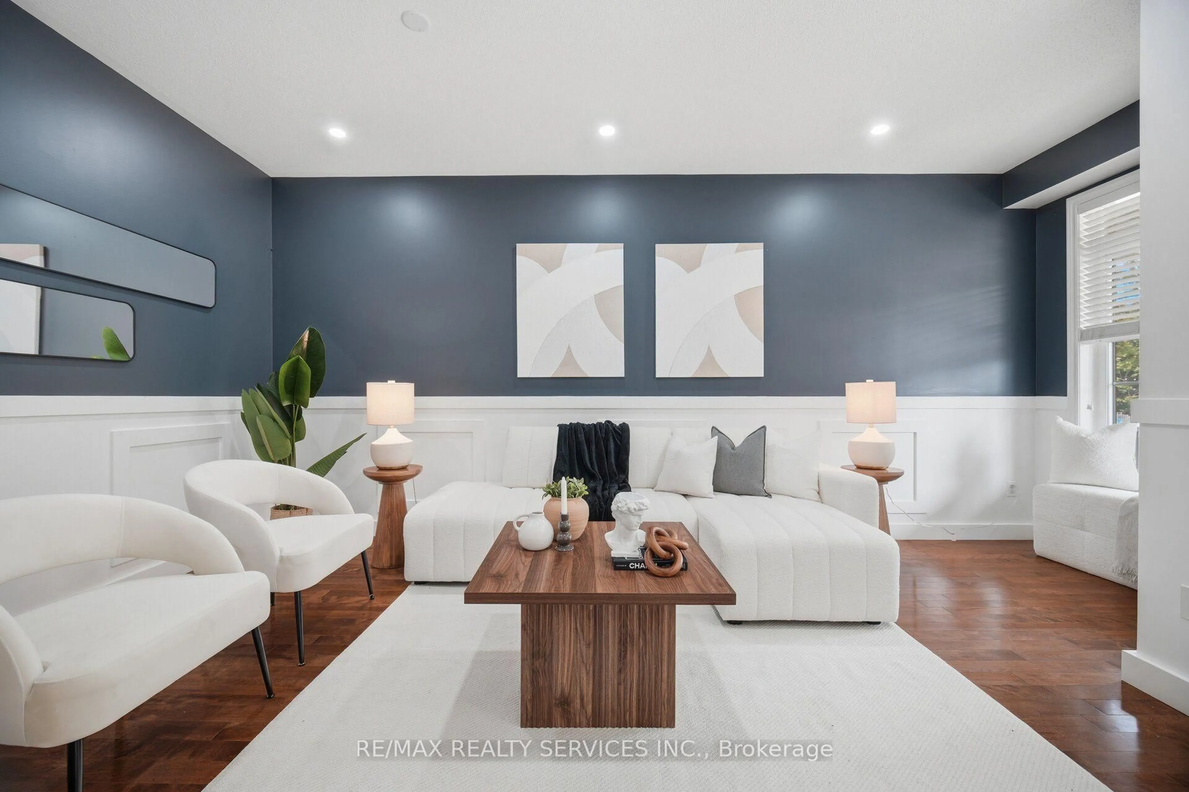 Living room with furniture, unknown for 5 Westhampton Way, Hamilton Ontario L8E 6C8