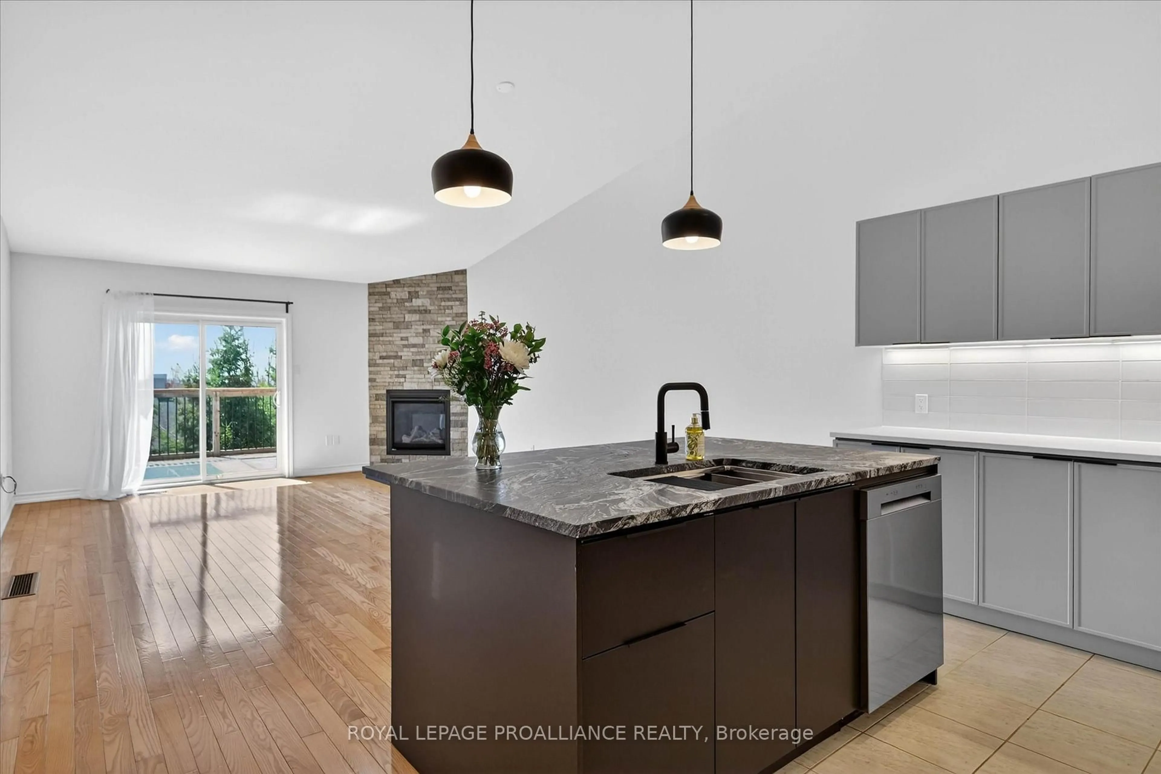 Open concept kitchen, unknown for 138 Village Cres, Peterborough Ontario K9J 0A9
