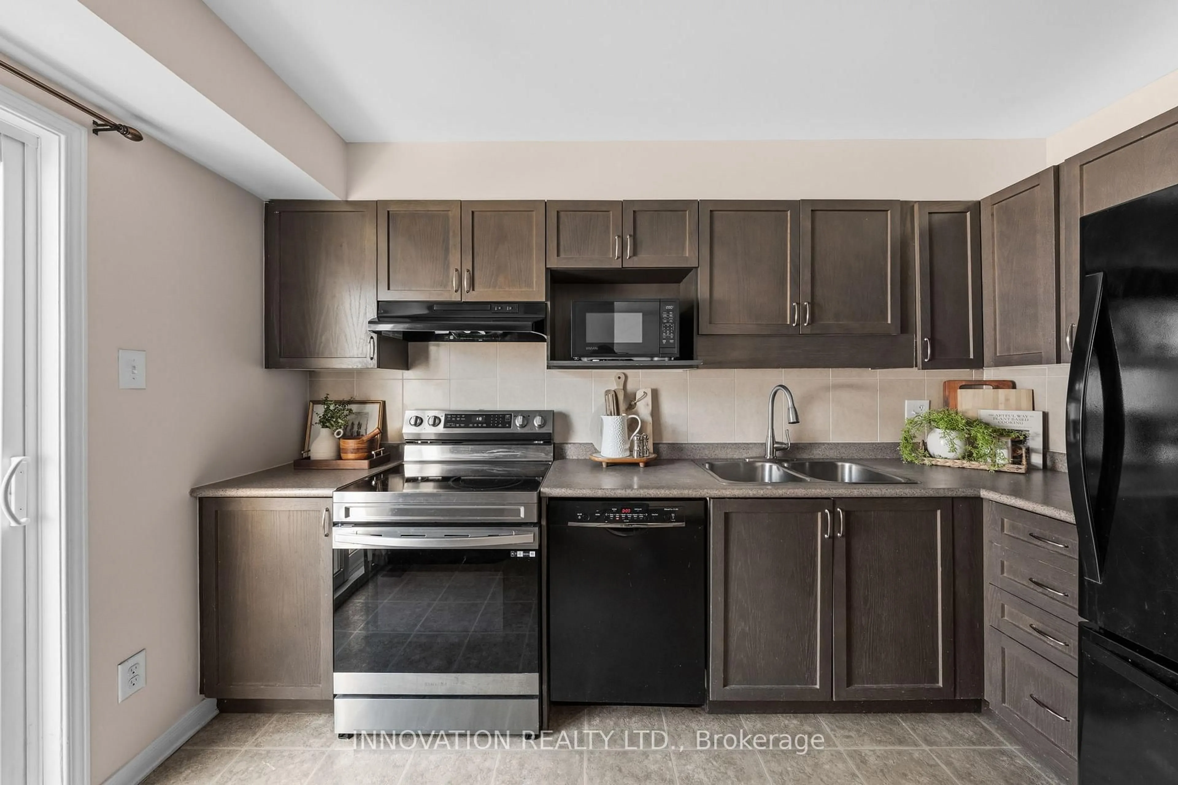 Standard kitchen, unknown for 974 Klondike Rd, Ottawa Ontario K2K 0C3