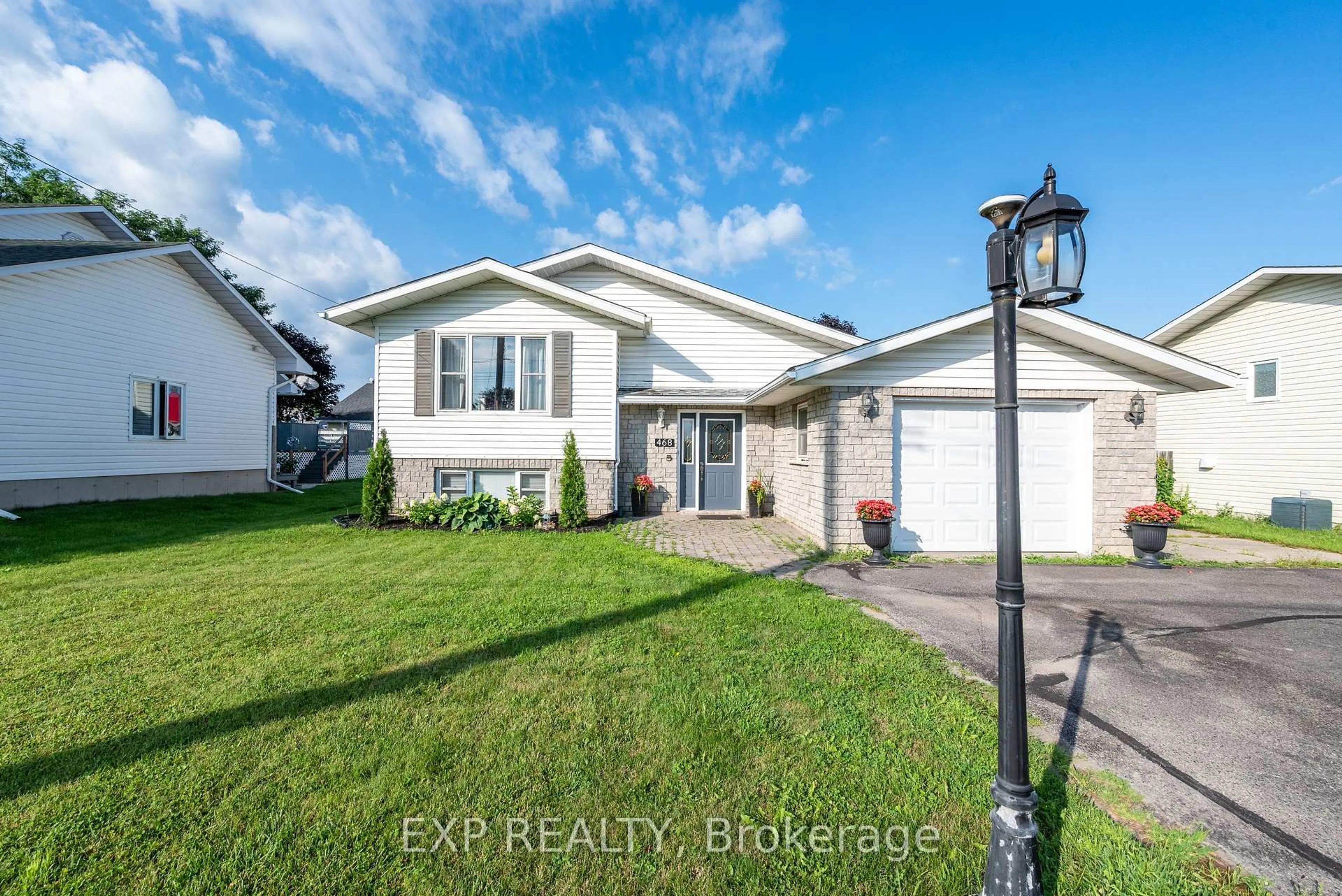 Home with vinyl exterior material, street for 468 Gillan Rd, Renfrew Ontario K7V 4L3