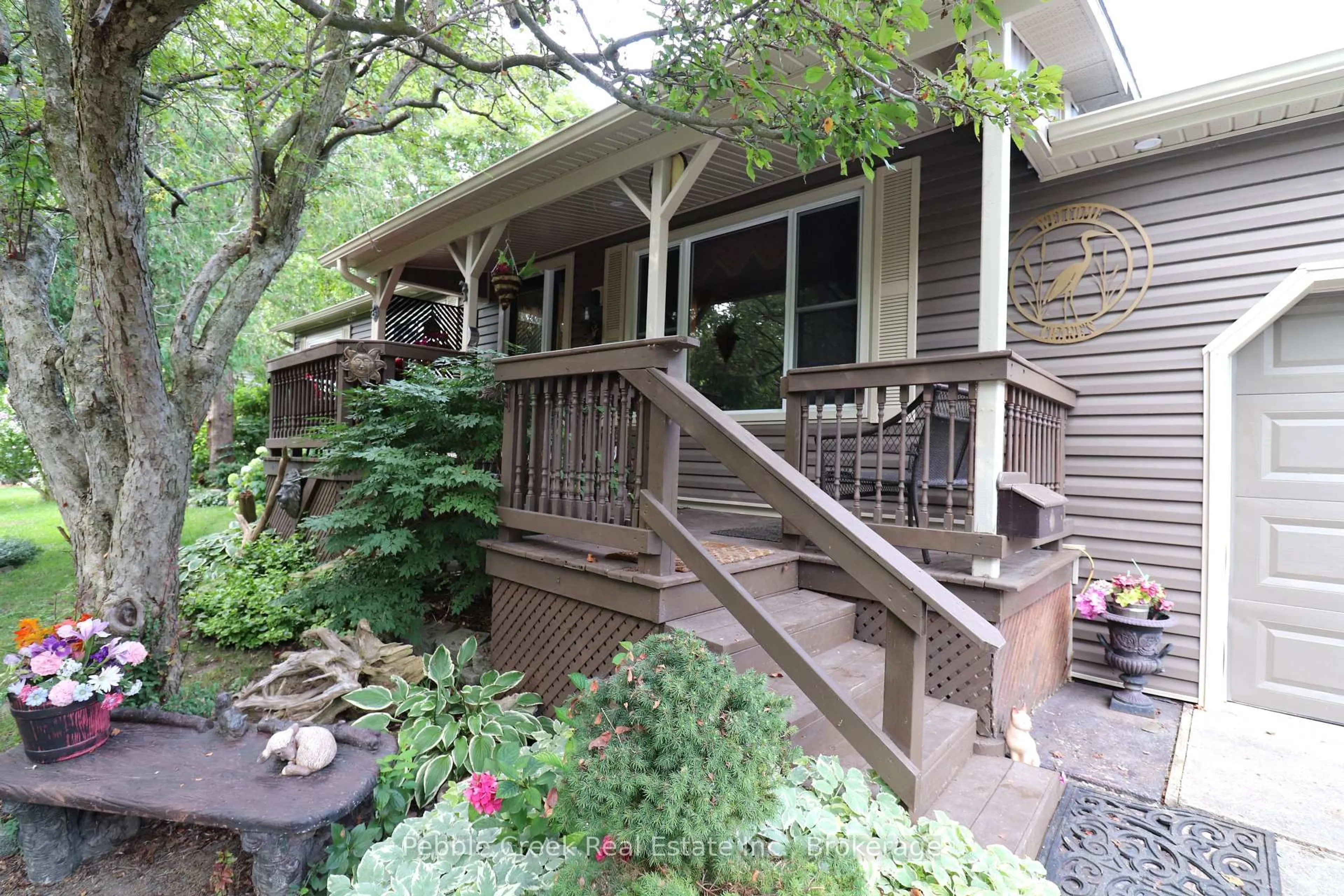 Patio, street for 6 Garden Rd, Ashfield-Colborne-Wawanosh Ontario N7A 3Y3