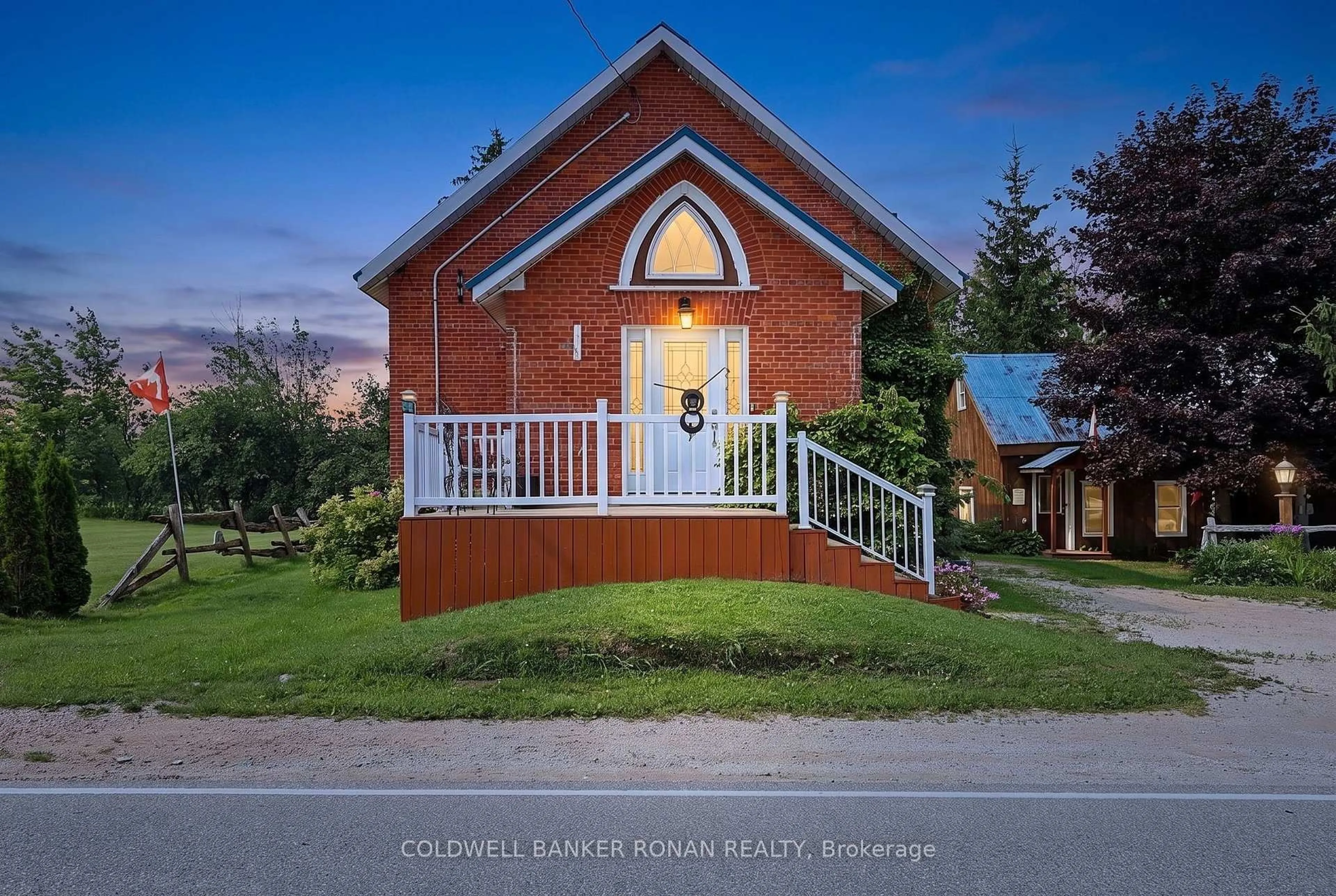 Home with brick exterior material, unknown for 239198 County Road 2, Melancthon Ontario L9V 2J5