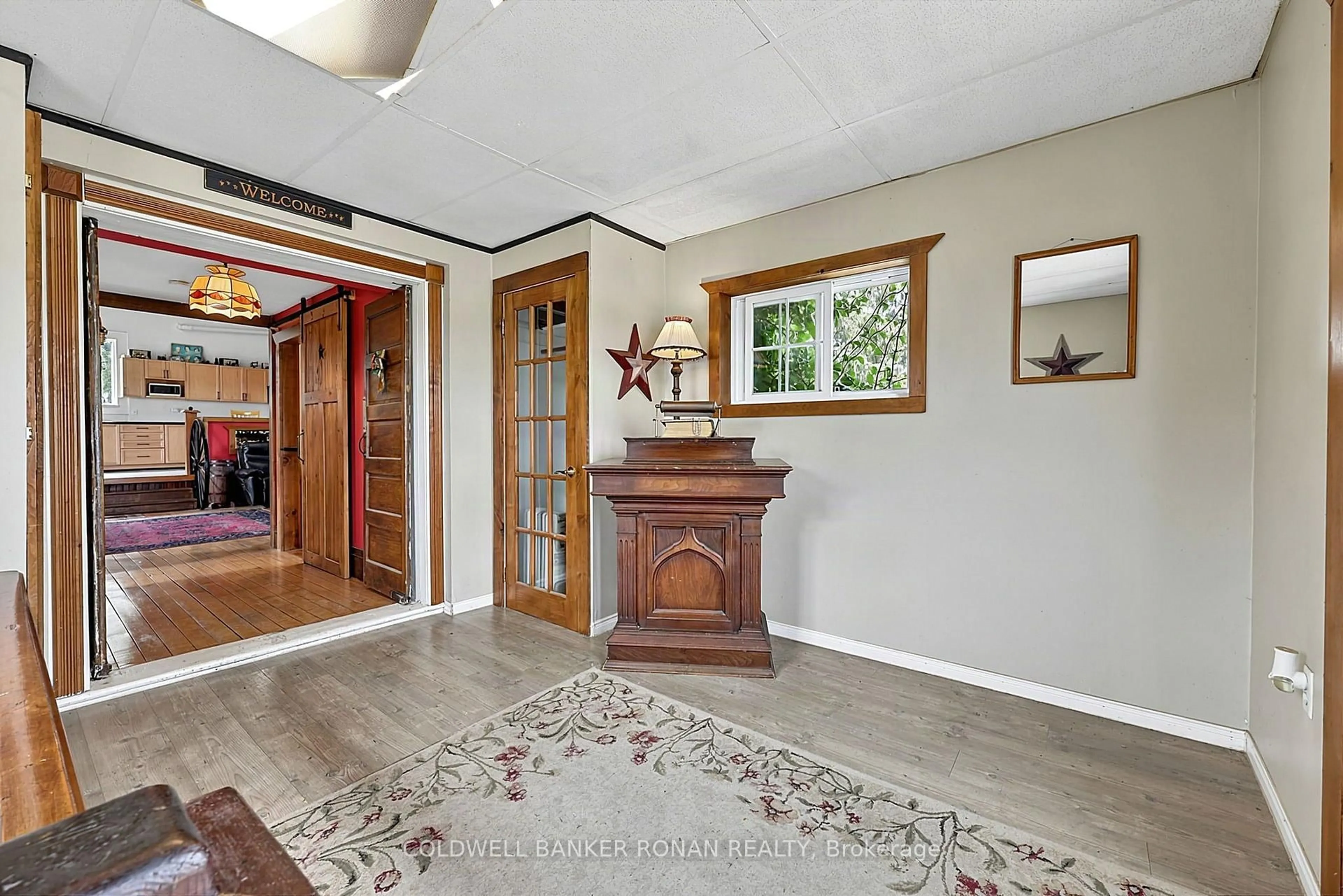 Indoor entryway for 239198 County Road 2, Melancthon Ontario L9V 2J5