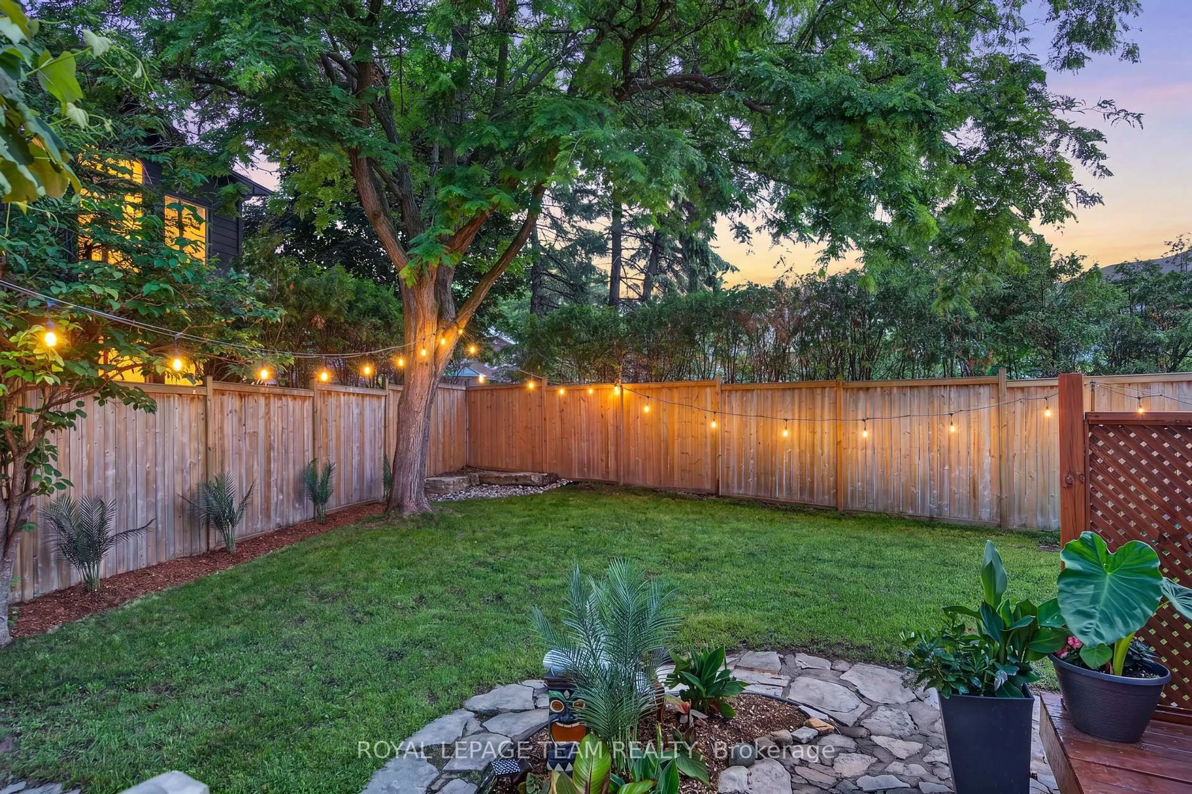 Patio, street for 11 Fessenden Way, Ottawa Ontario K2L 3L1