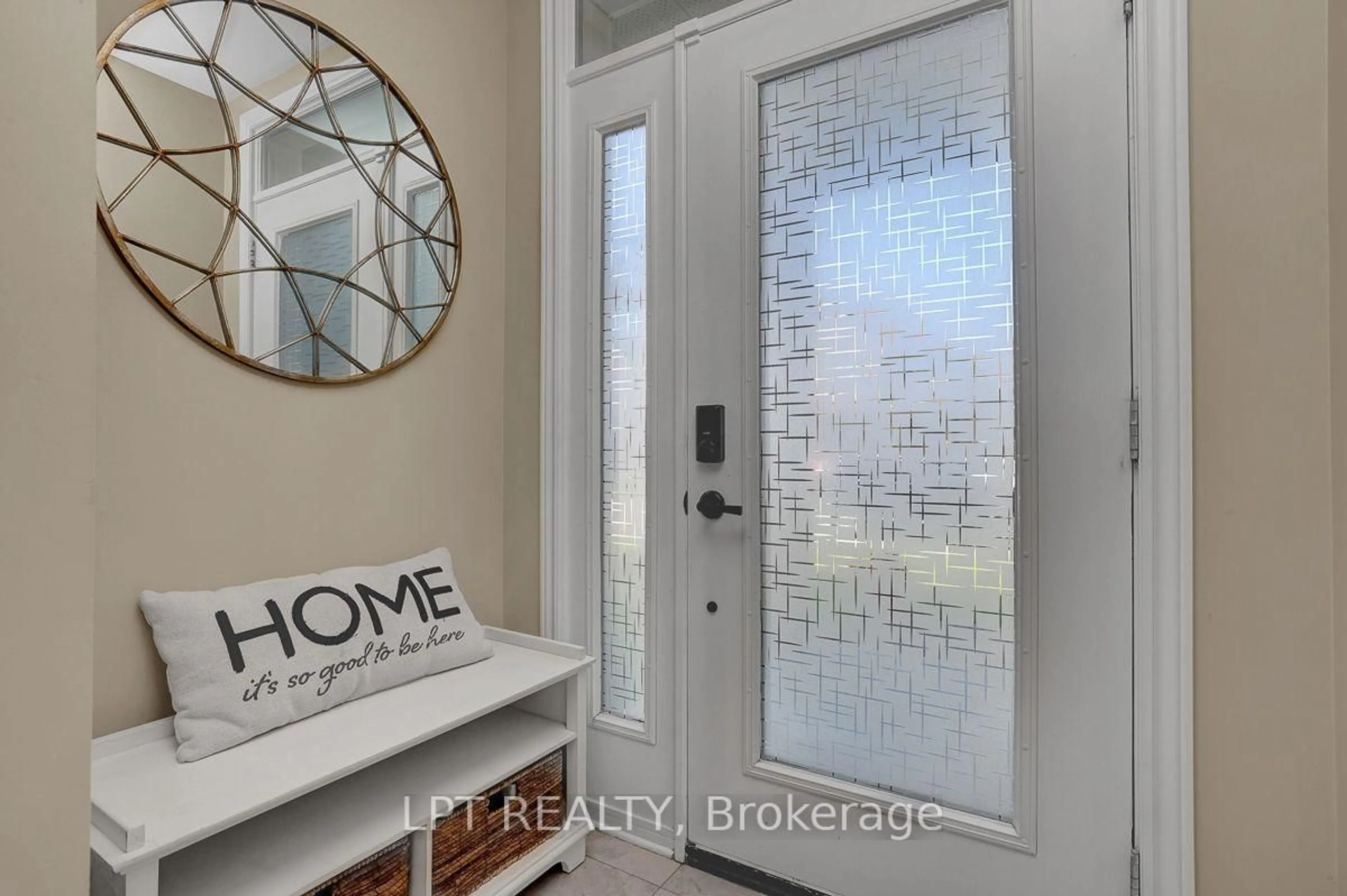 Indoor entryway for 416 Warmstone Dr, Stittsville Ontario K2S 0W2