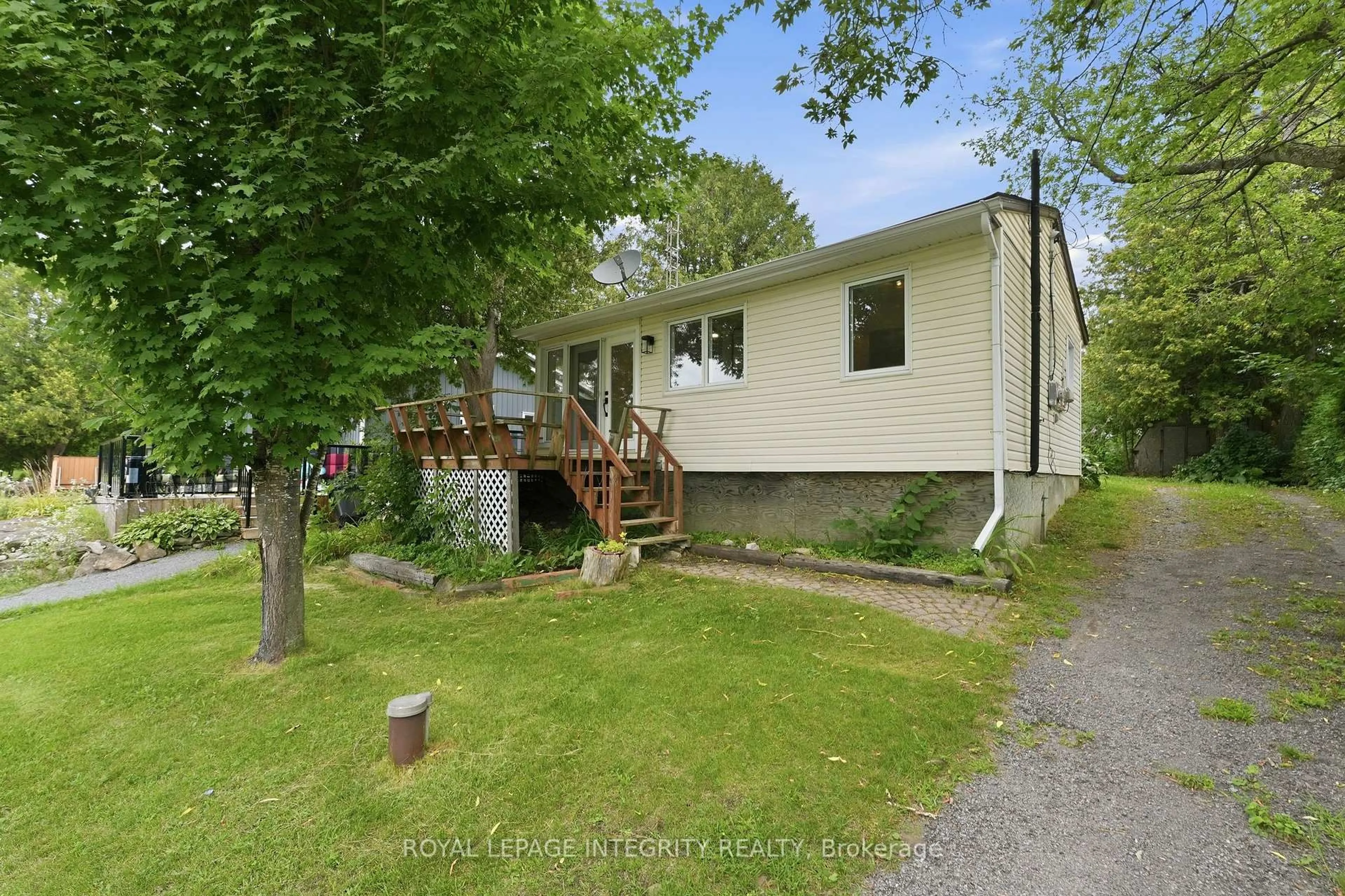 A pic from outside/outdoor area/front of a property/back of a property/a pic from drone, street for 153 Gardiner Shore Rd, Carleton Place Ontario K7C 3P2