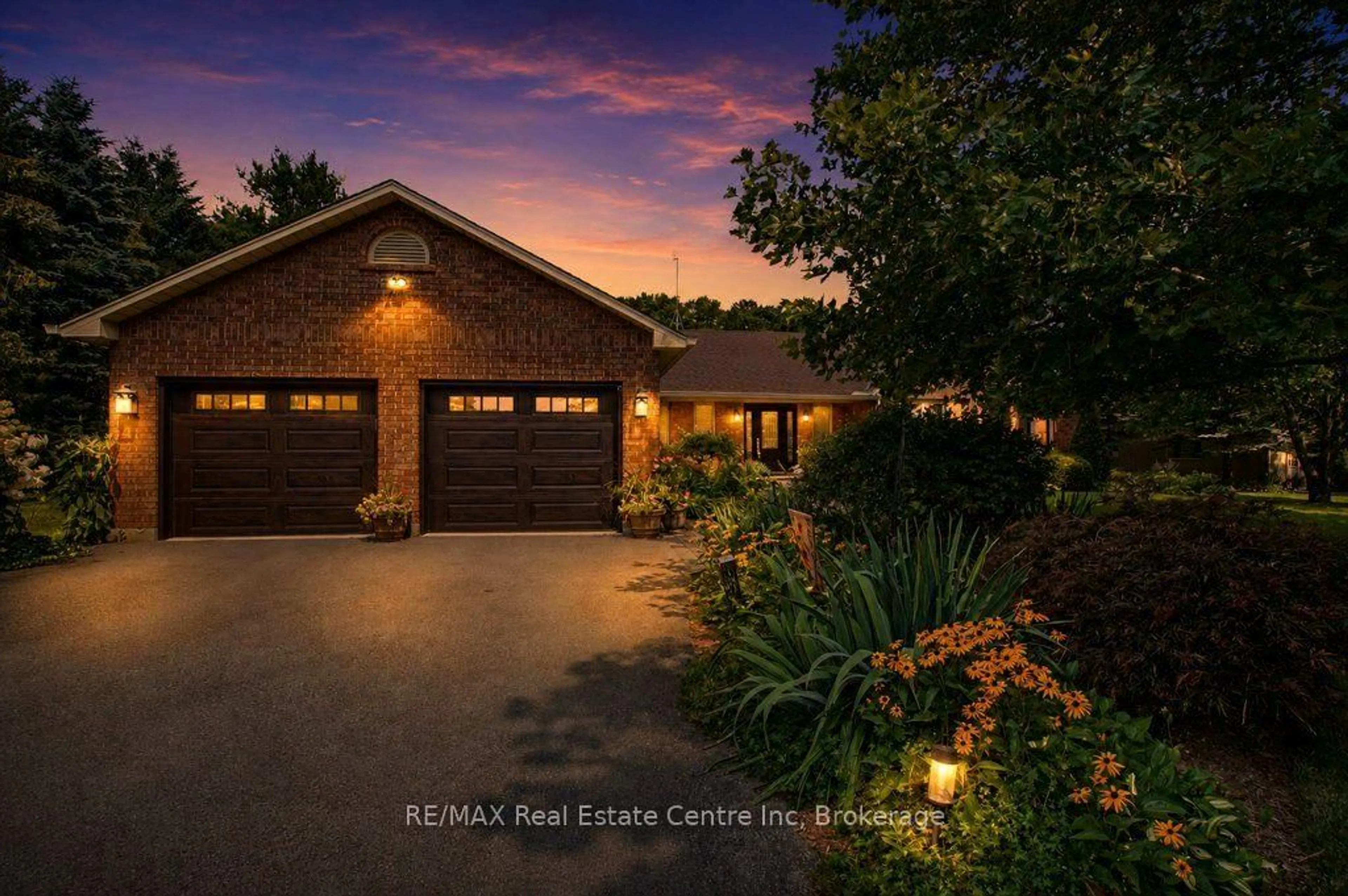 A pic from outside/outdoor area/front of a property/back of a property/a pic from drone, street for 283 German School Rd, Brant Ontario N3L 3E1