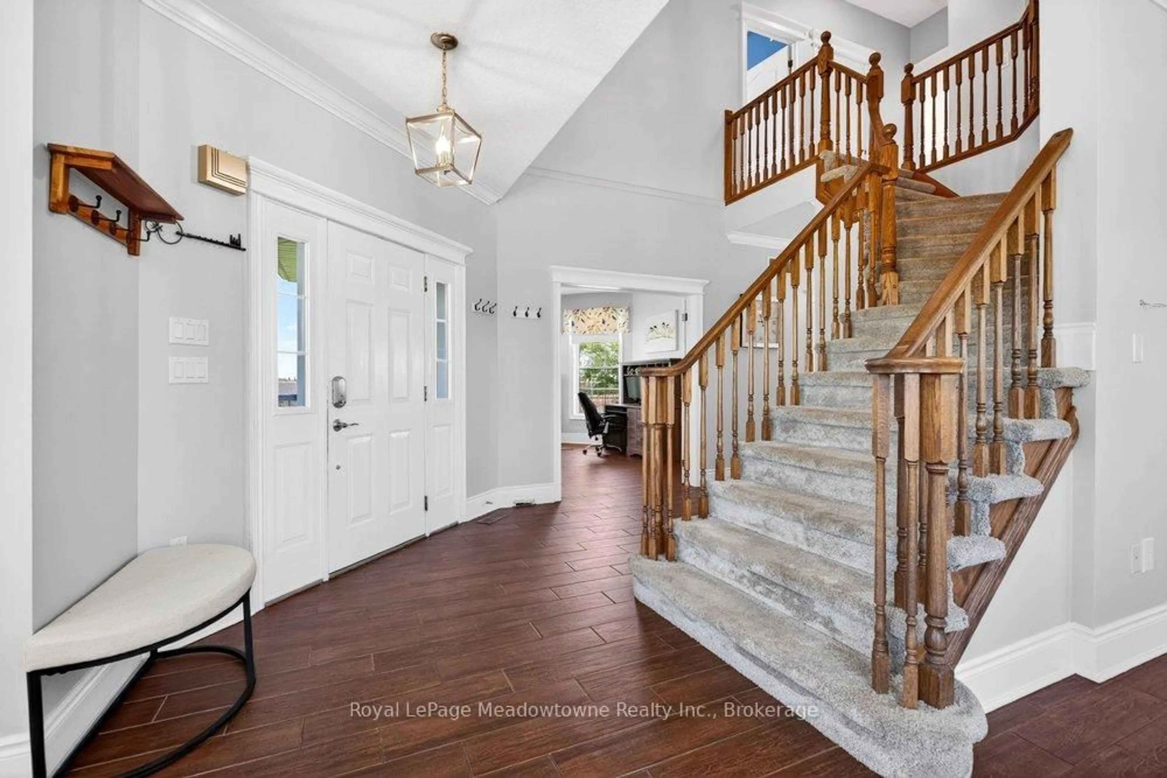 Indoor entryway for 6750 Beatty Line, Centre Wellington Ontario N1M 2W3