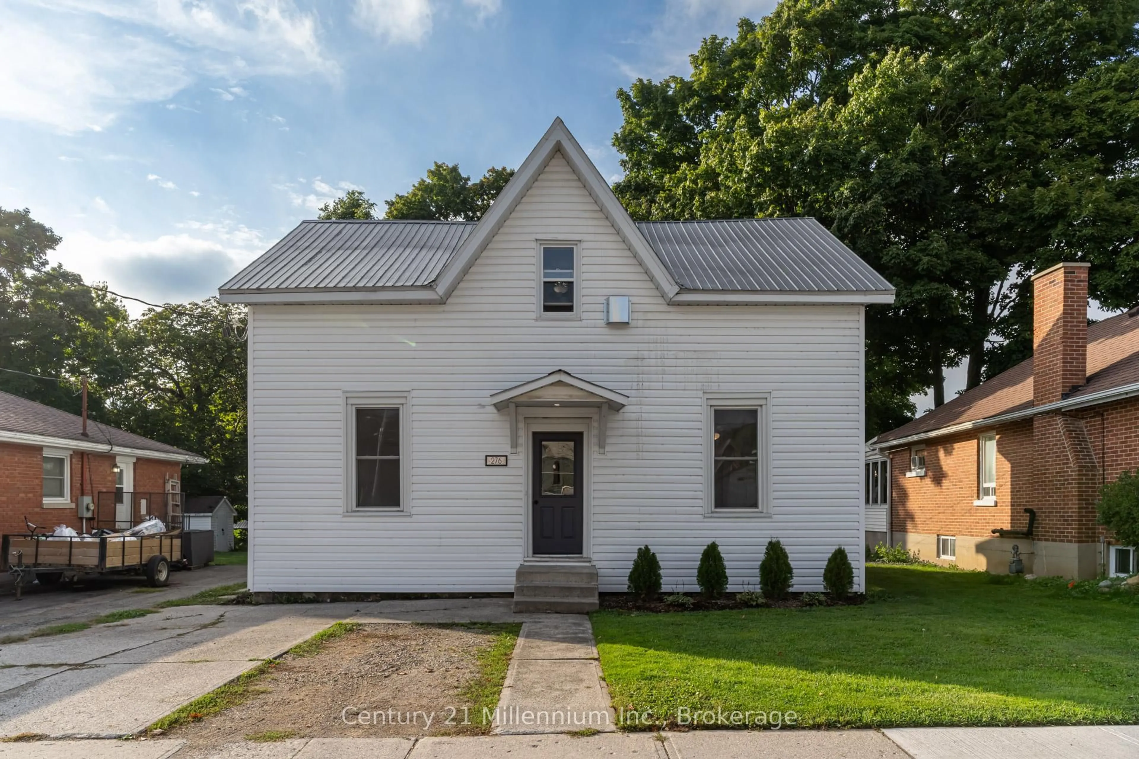 Home with vinyl exterior material, street for 276 Edward St, North Huron Ontario N0G 2W0