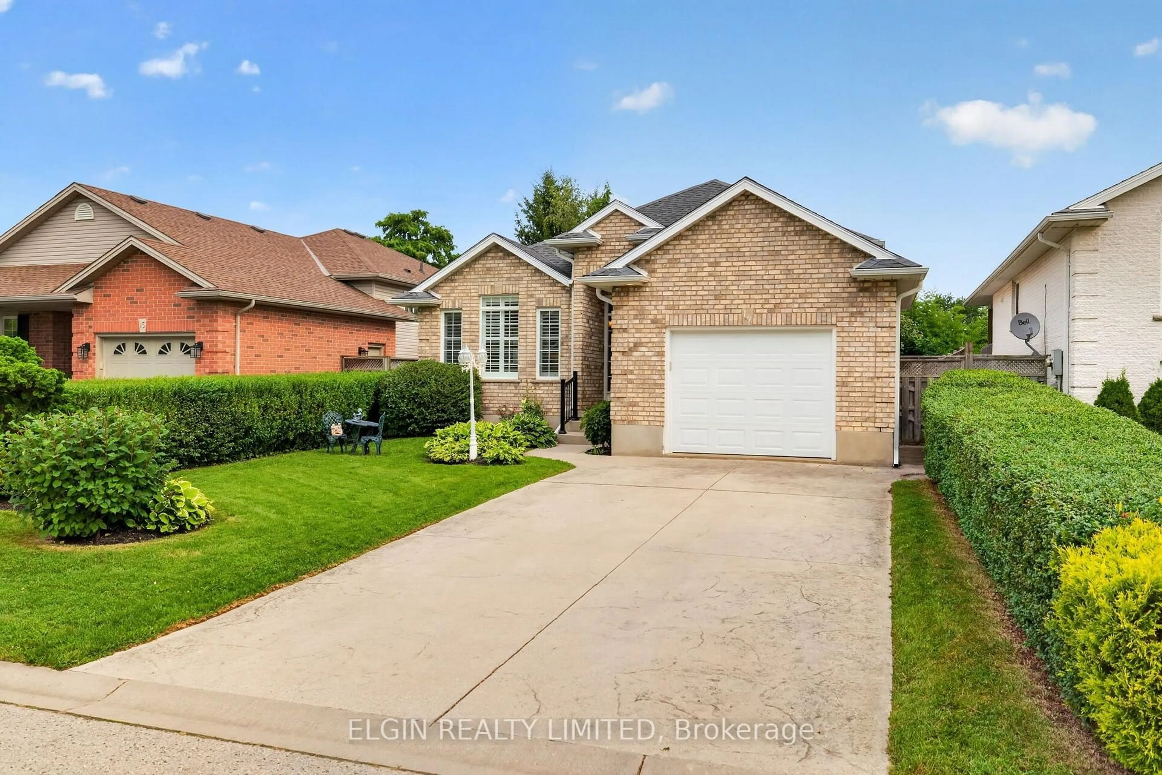 Home with brick exterior material, street for 17 Steeplechase Crt, St. Thomas Ontario N5R 6H5