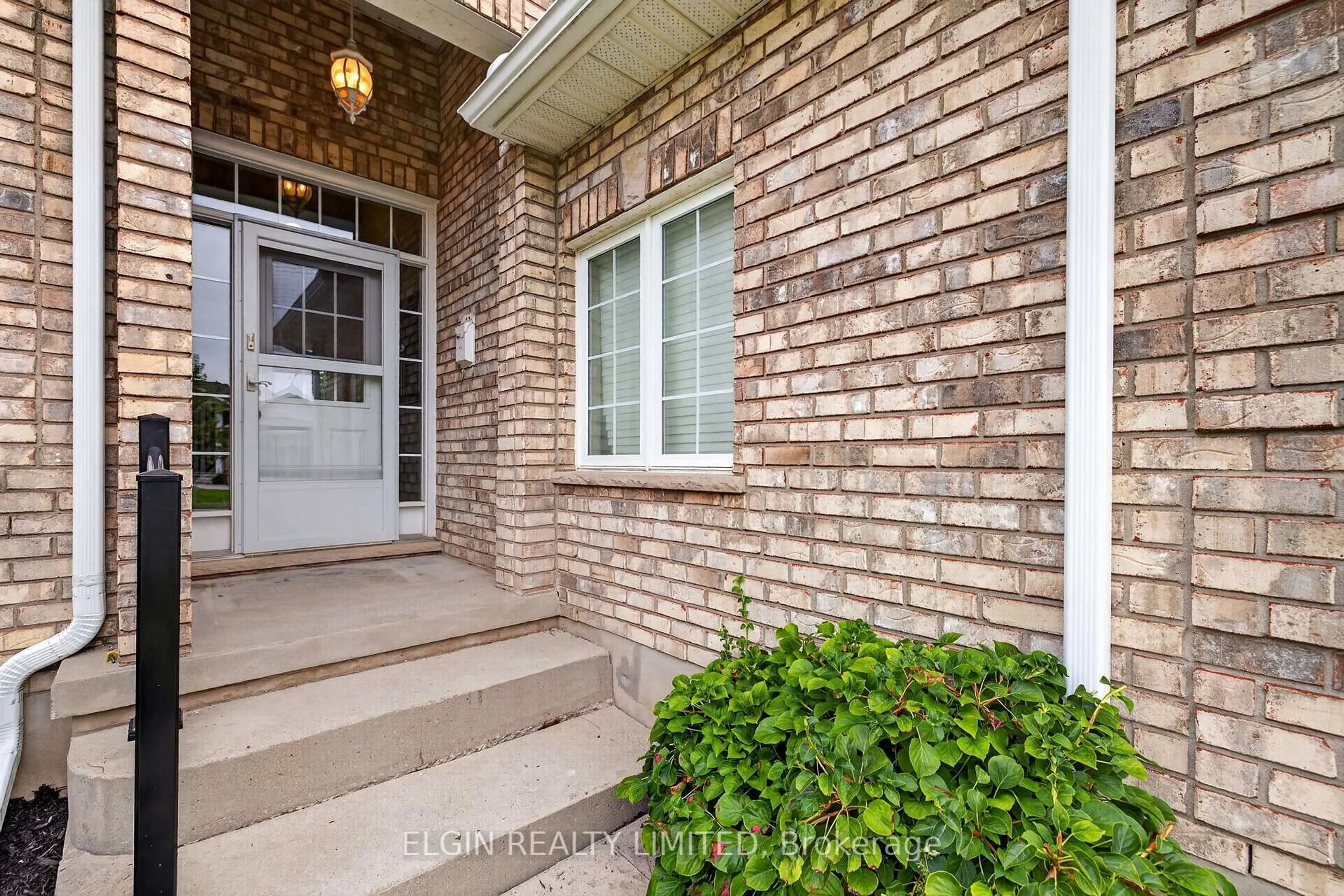 Home with brick exterior material, street for 17 Steeplechase Crt, St. Thomas Ontario N5R 6H5