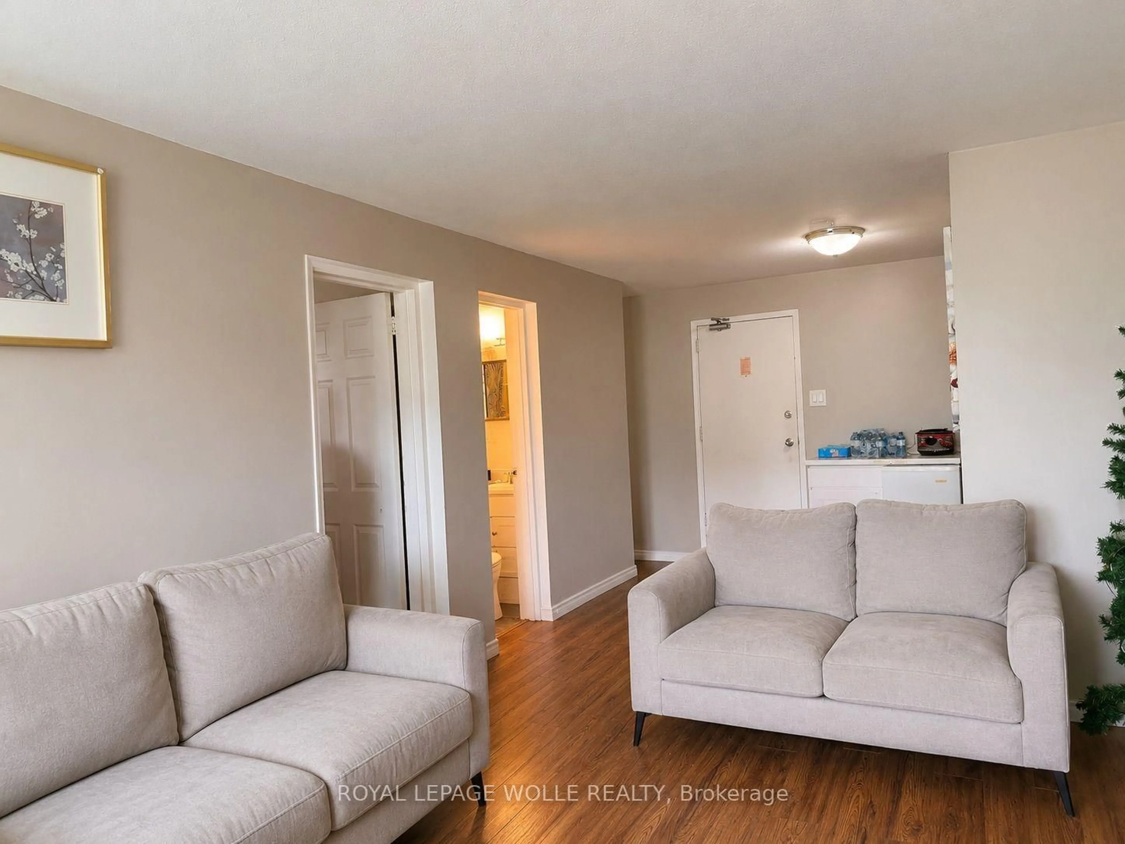A pic of a room for 633 Barber Ave #7, North Perth Ontario N4W 1S4