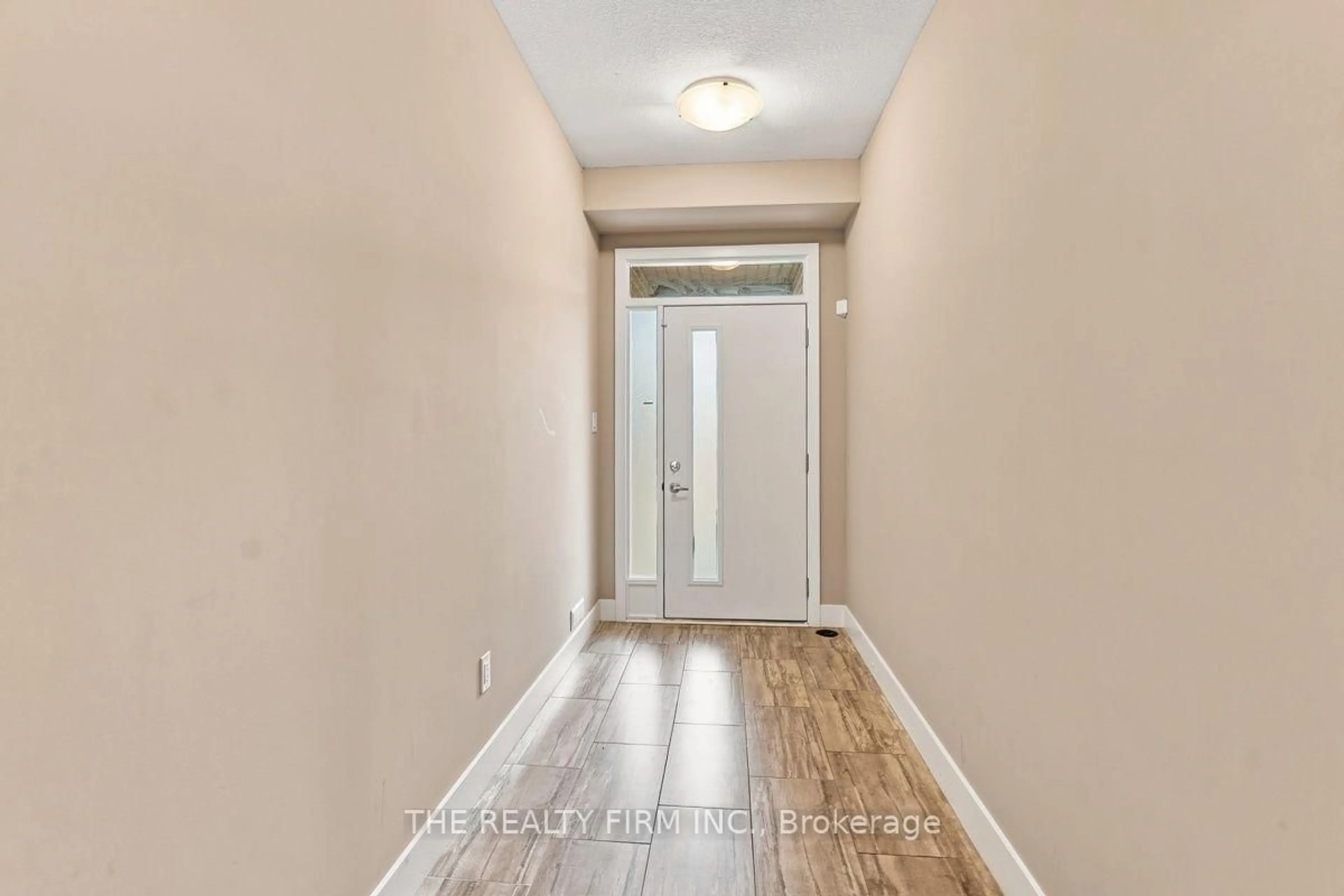 Indoor entryway for 2140 Meadowgate Blvd, London South Ontario N6M 0H5