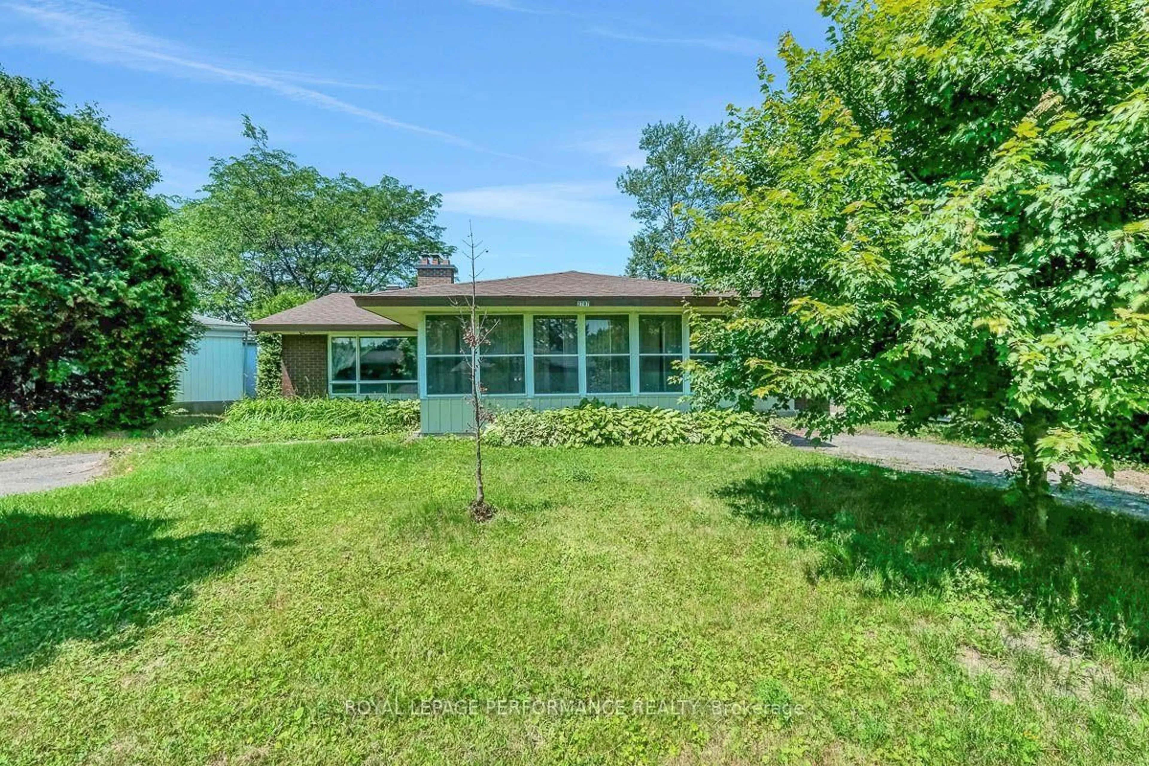 A pic from outside/outdoor area/front of a property/back of a property/a pic from drone, water/lake/river/ocean view for 2707 Ulster Cres, Ottawa Ontario K1V 8J5