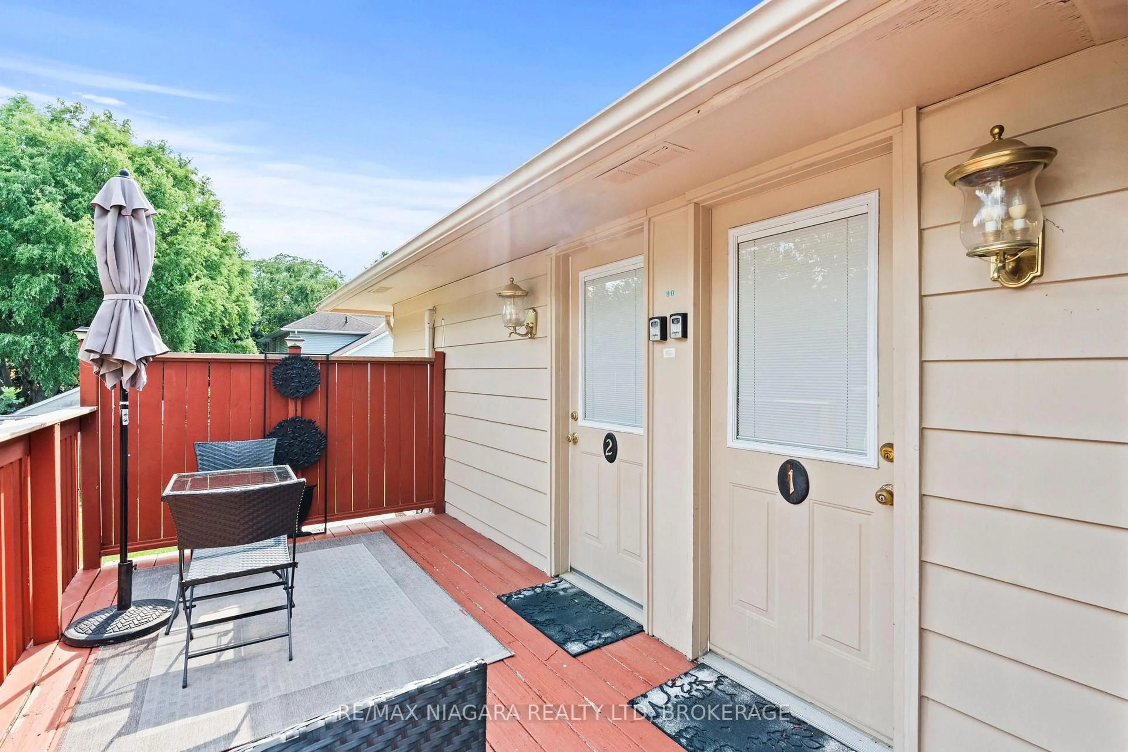 Patio, street for 90 Mary St, Niagara-on-the-Lake Ontario L0S 1J0